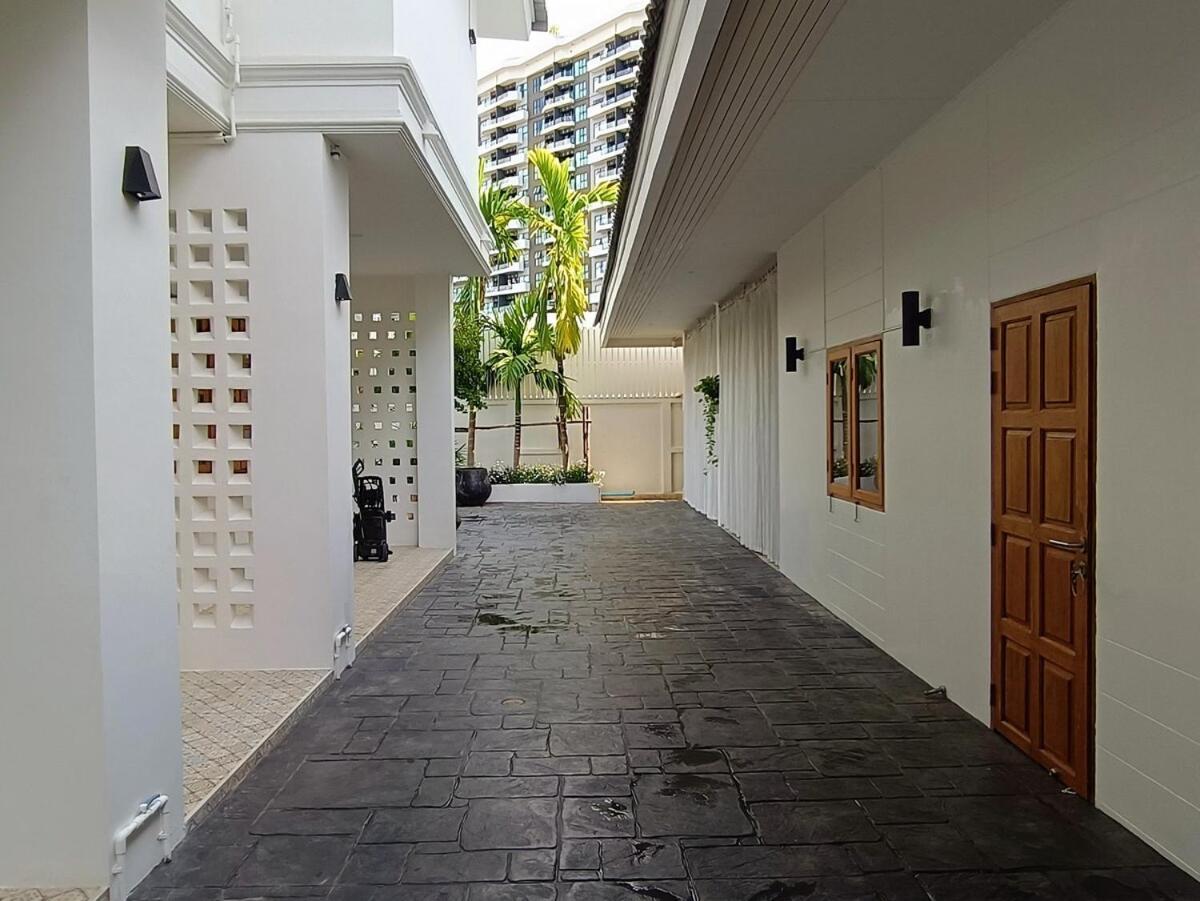 Near Ancient City, Walking Night Bazaar, 6 Bedroom 7 Bathroom Luxury Pool Garden Chiang Mai