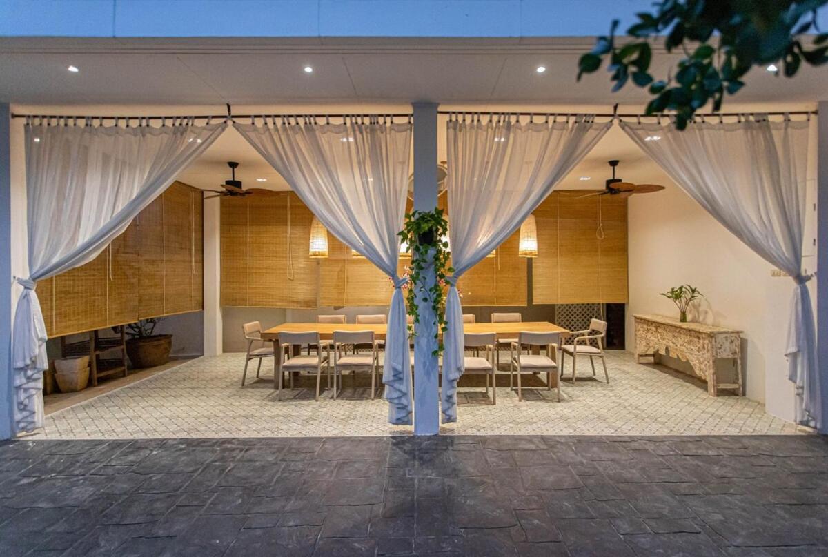 Holiday home Near Ancient City, Walking Night Bazaar, 6 Bedroom 7 Bathroom Luxury Pool Garden