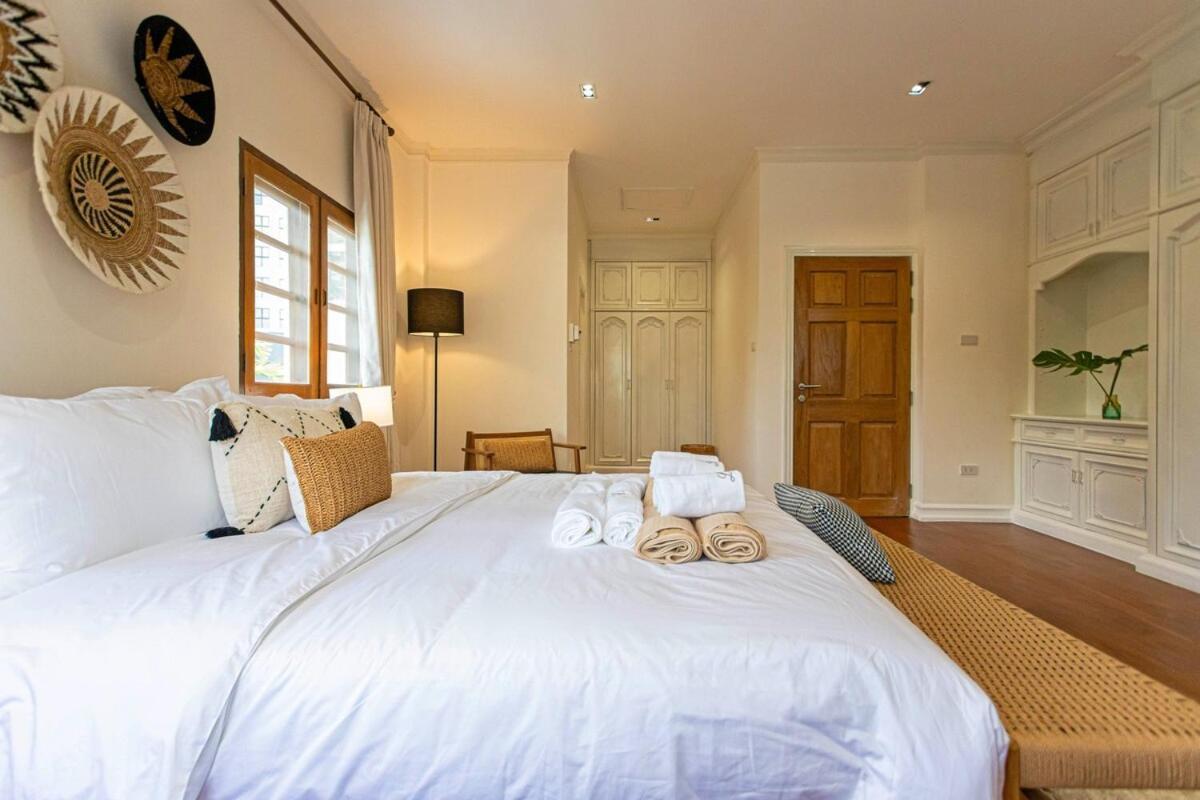 Near Ancient City, Walking Night Bazaar, 6 Bedroom 7 Bathroom Luxury Pool Garden Chiang Mai
