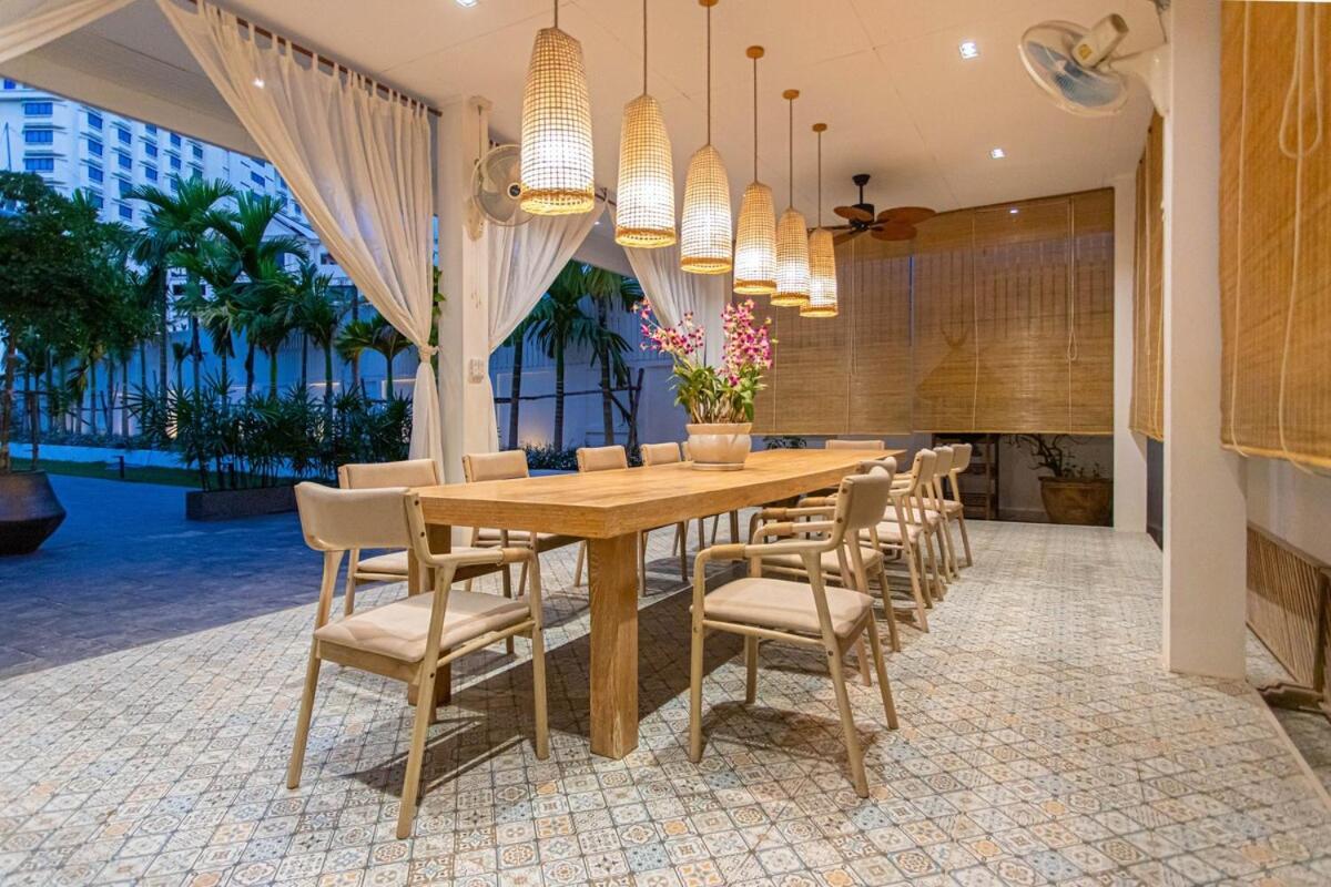 Near Ancient City, Walking Night Bazaar, 6 Bedroom 7 Bathroom Luxury Pool Garden Holiday home Chiang Mai