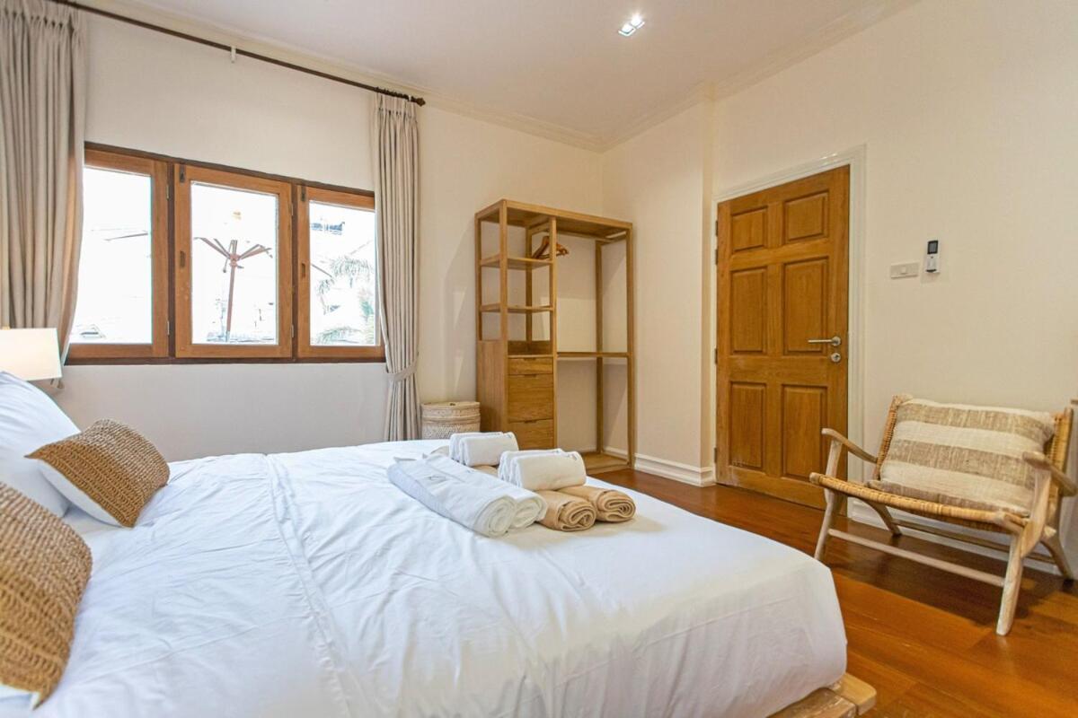 Near Ancient City, Walking Night Bazaar, 6 Bedroom 7 Bathroom Luxury Pool Garden Holiday home Chiang Mai
