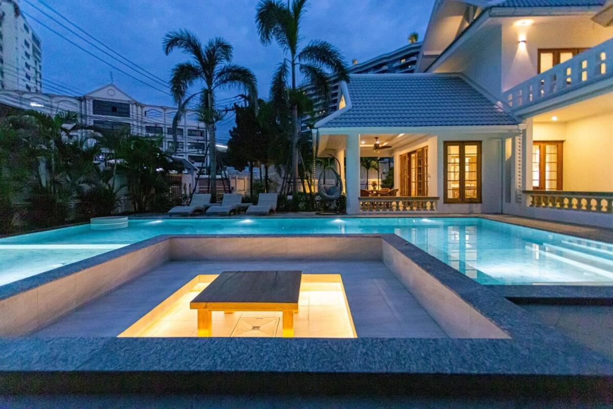 Near Ancient City, Walking Night Bazaar, 6 Bedroom 7 Bathroom Luxury Pool Garden Chiang Mai
