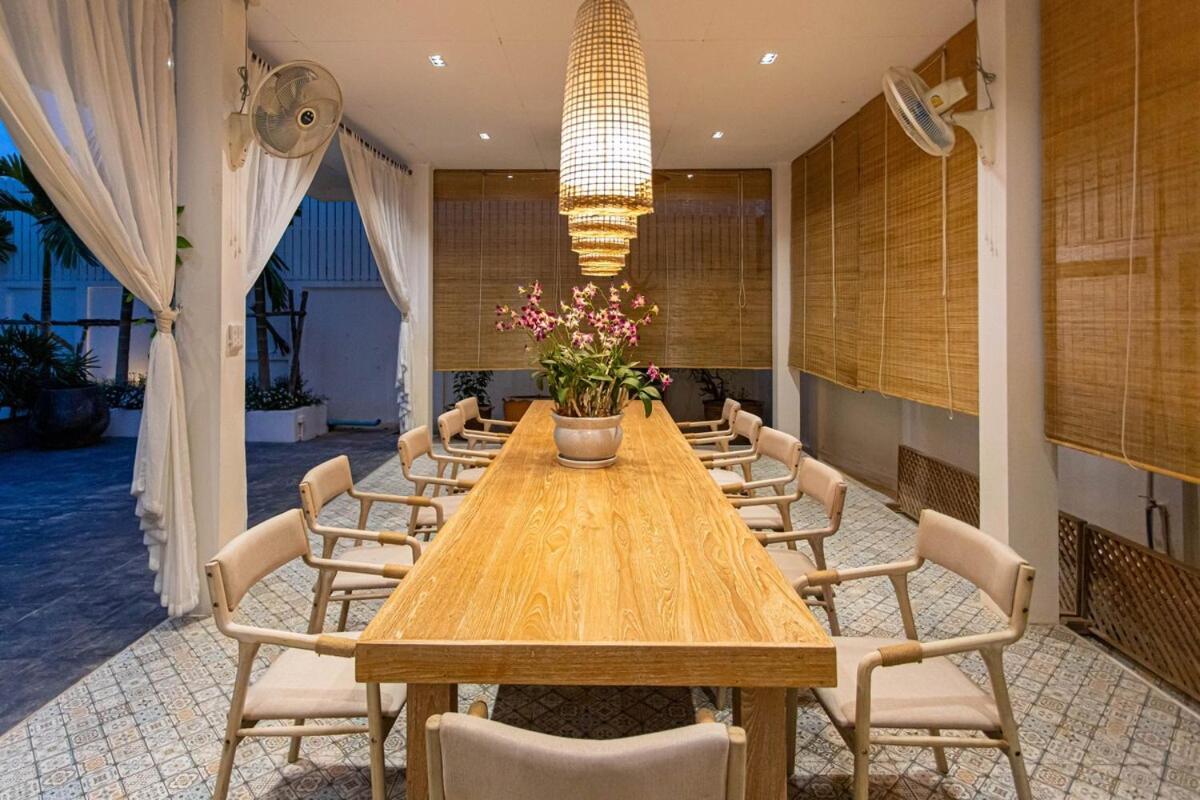 Holiday home Near Ancient City, Walking Night Bazaar, 6 Bedroom 7 Bathroom Luxury Pool Garden