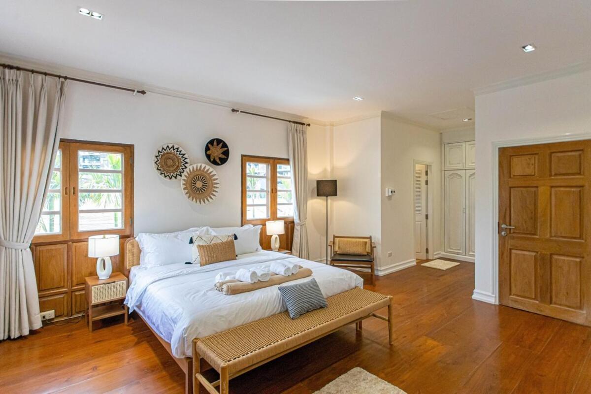 Holiday home Near Ancient City, Walking Night Bazaar, 6 Bedroom 7 Bathroom Luxury Pool Garden *