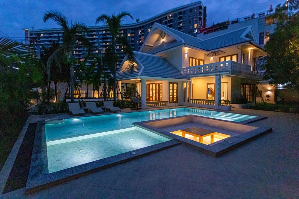 Near Ancient City, Walking Night Bazaar, 6 Bedroom 7 Bathroom Luxury Pool Garden Holiday home