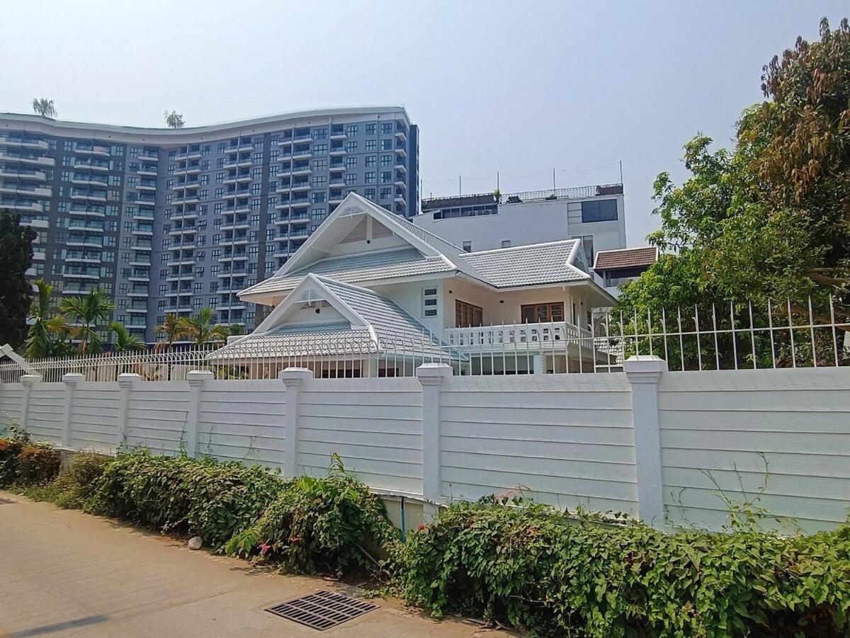 Near Ancient City, Walking Night Bazaar, 6 Bedroom 7 Bathroom Luxury Pool Garden Holiday home Chiang Mai