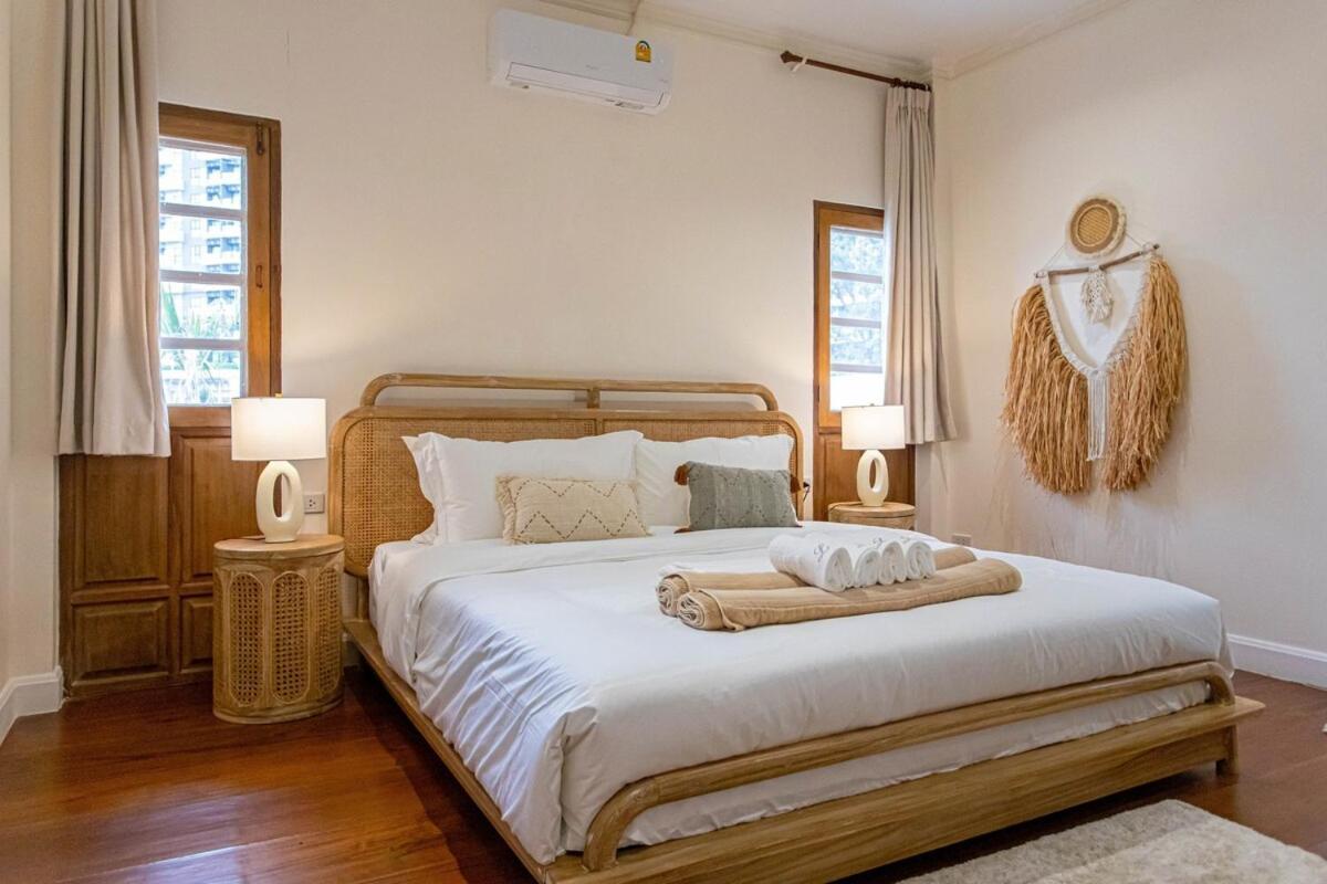 Near Ancient City, Walking Night Bazaar, 6 Bedroom 7 Bathroom Luxury Pool Garden Holiday home