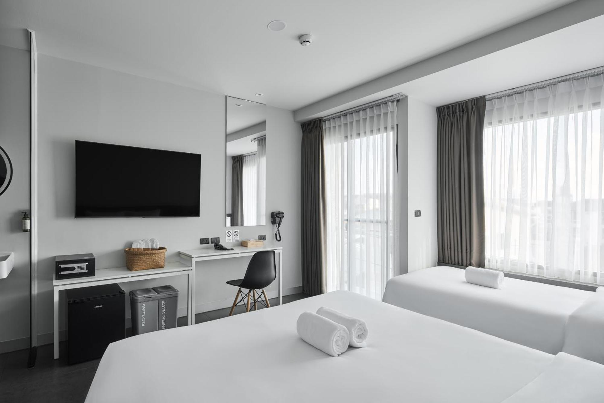 Hotel Por Arak 3*