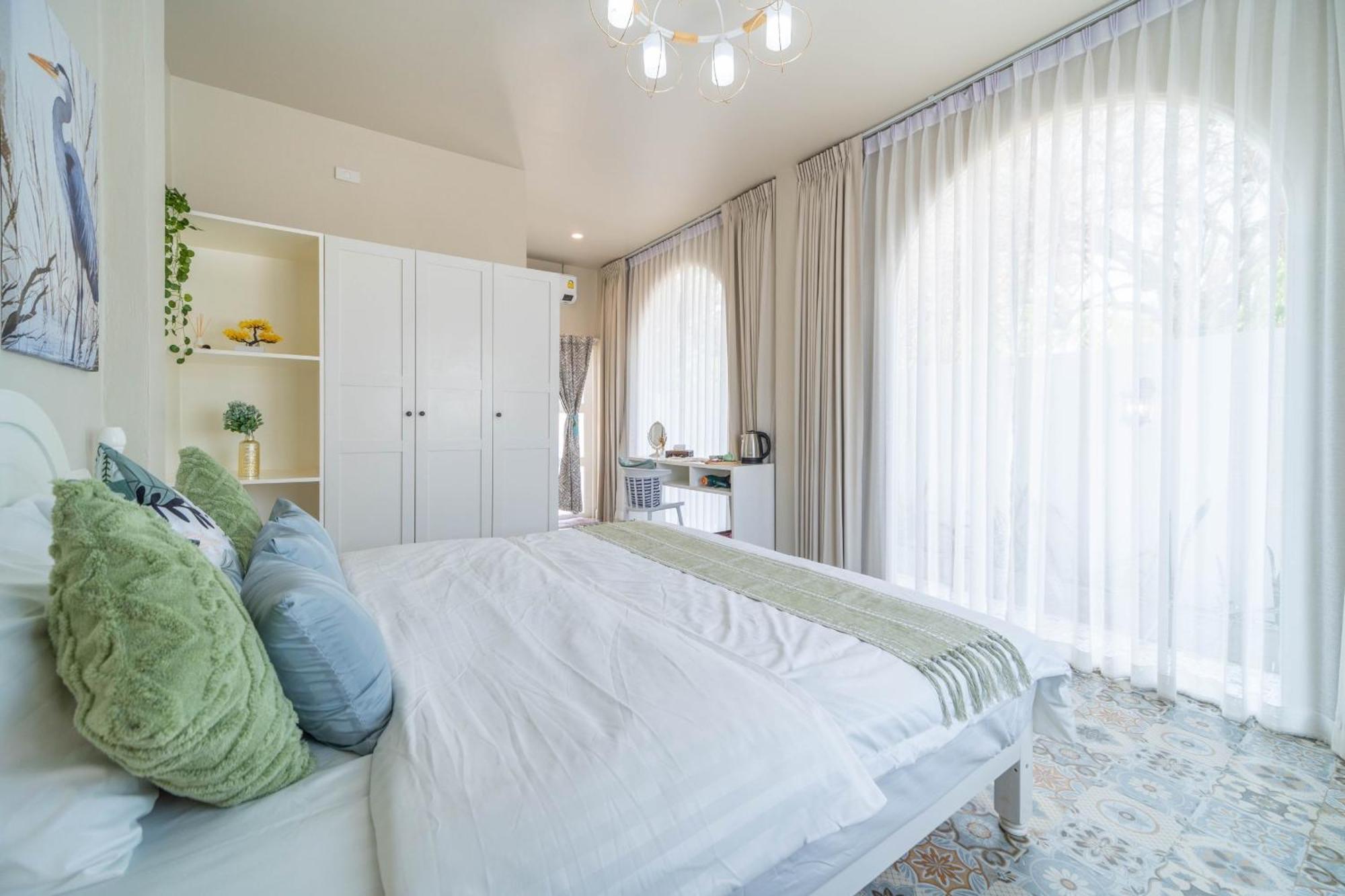 4 Bedroom House Near Cmu, Niemmanheiman And Mountain Holiday home Chiang Mai