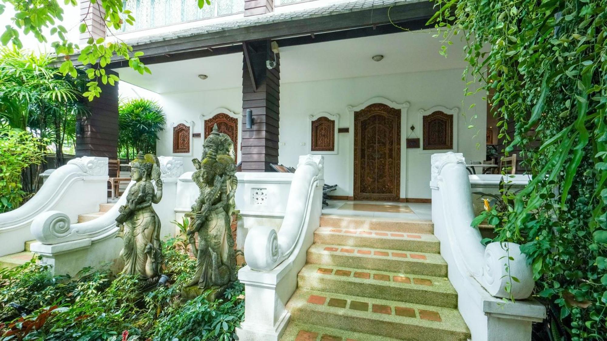 Kodchasri Thani Chiangmai Hotel 4*