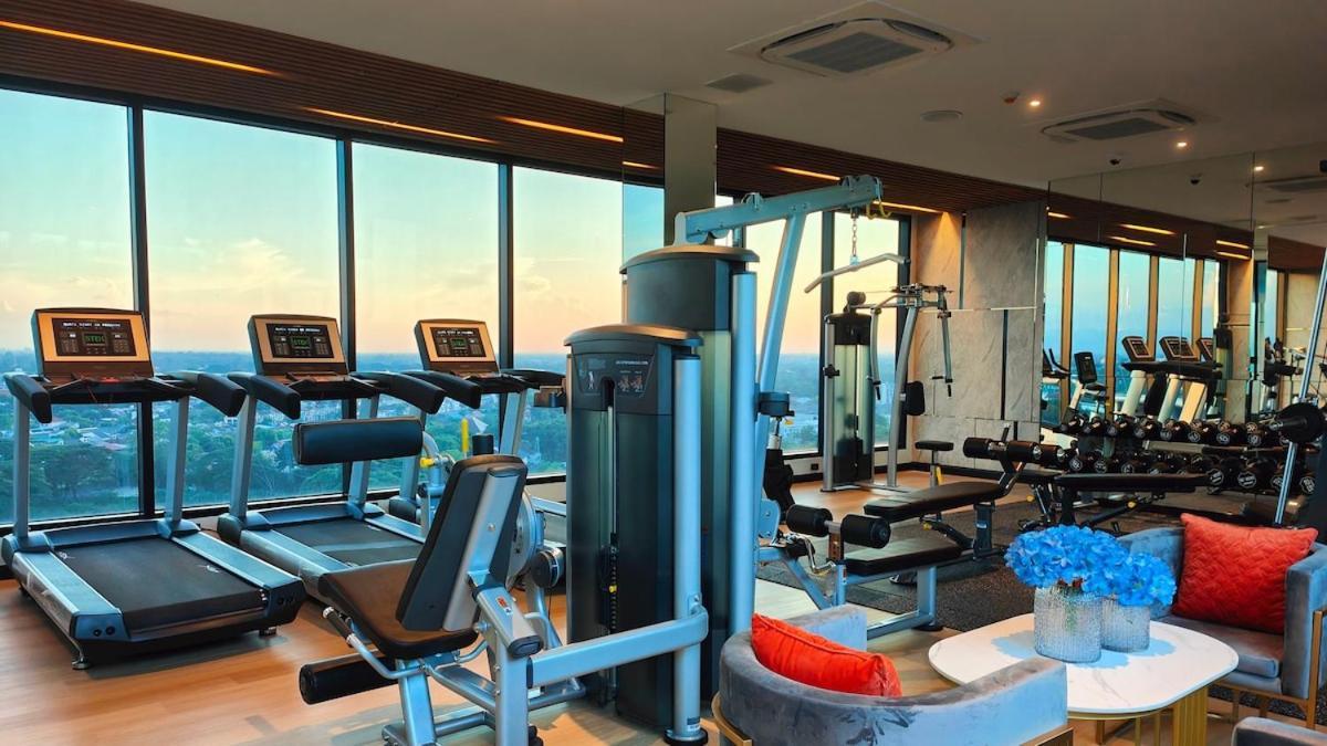 Adjoining 2b2b -sky River- Infinity Long Rooftop Pool Apartment *