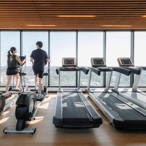 Comfy 1b1b -sky River- Infinity Long Rooftop Pool Apartment