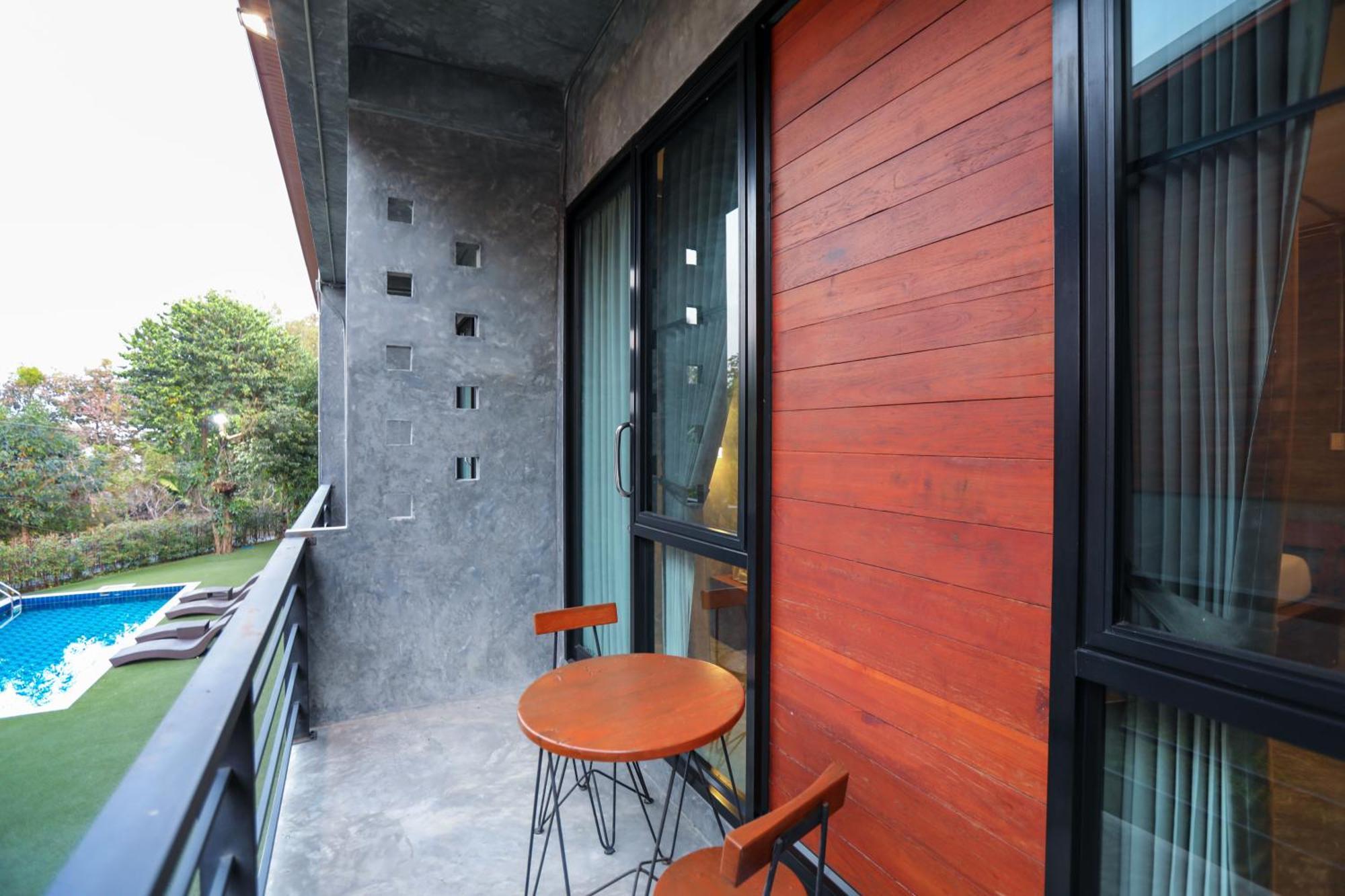 Stucco Loft Residency 4*