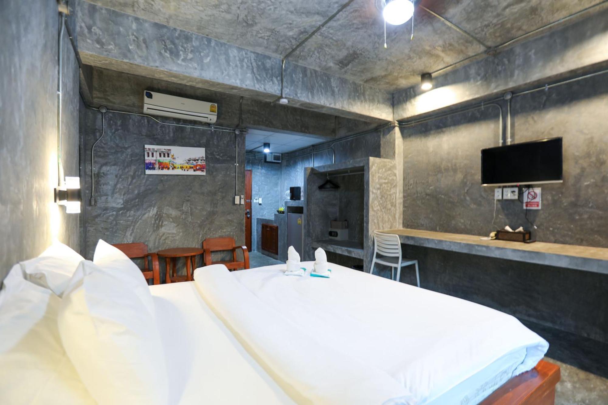 Stucco Loft Residency Hotel 4*