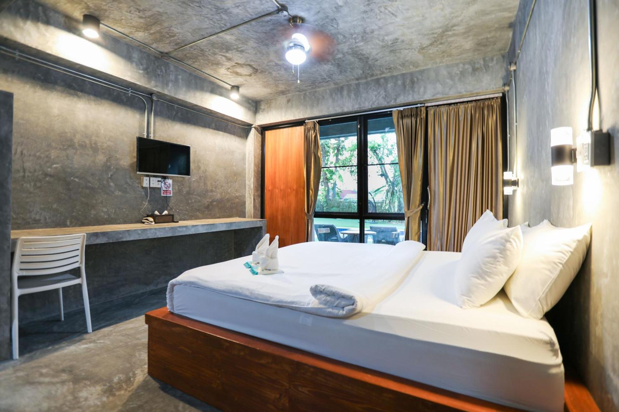 Stucco Loft Residency Hotel 4*