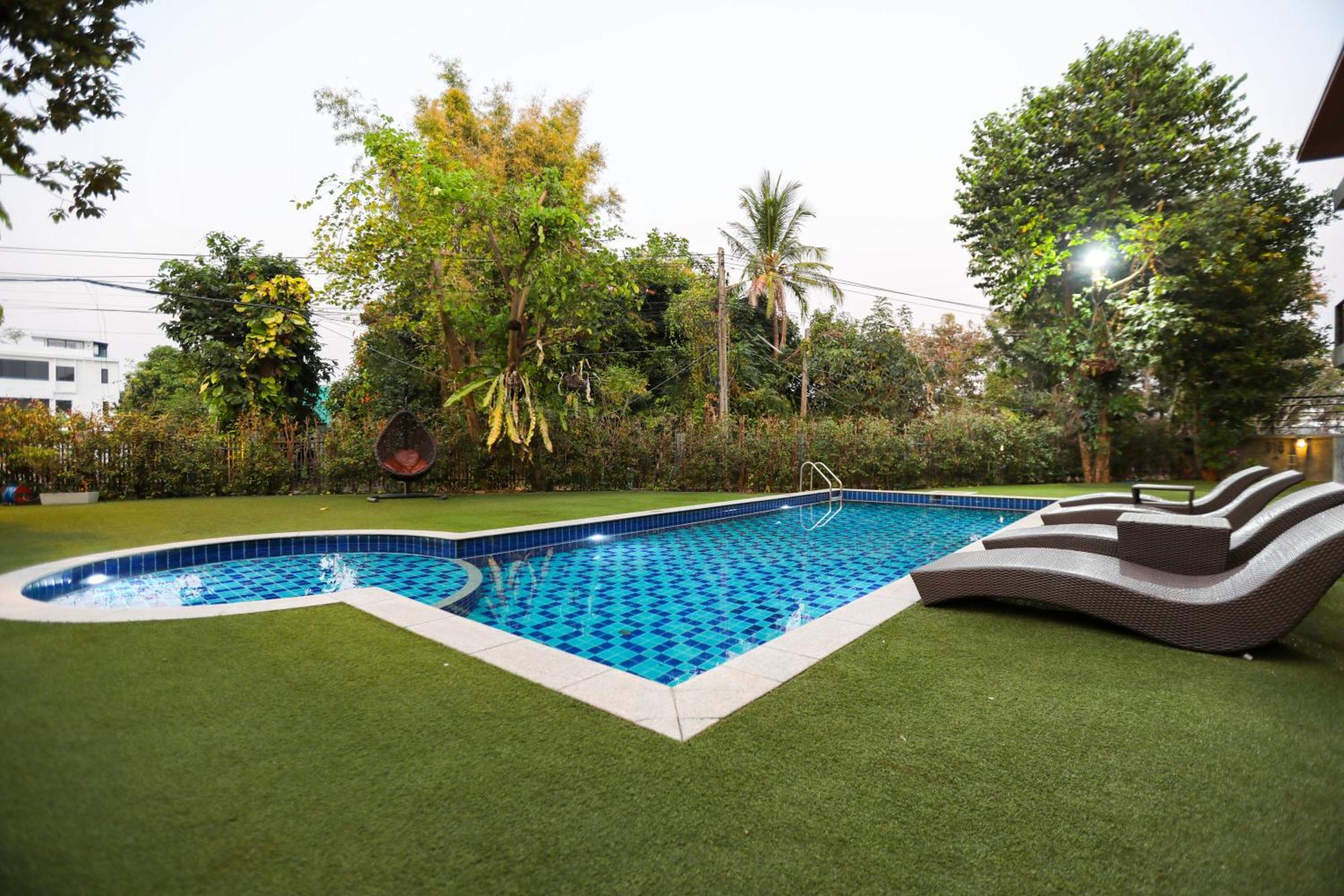 Stucco Loft Residency Hotel Chiang Mai