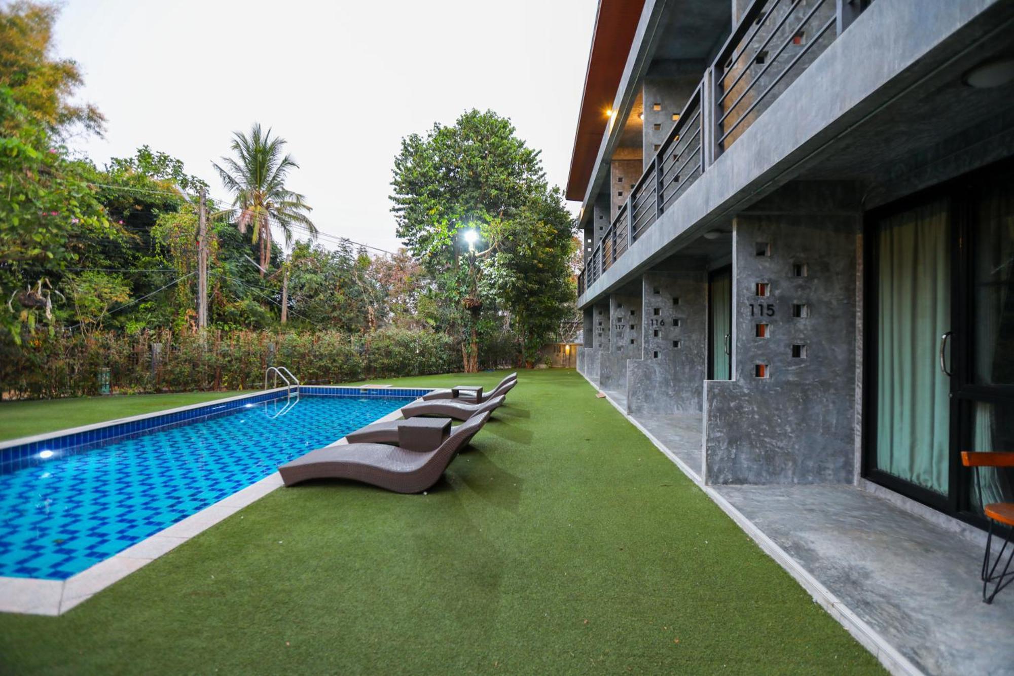 Stucco Loft Residency Hotel Chiang Mai