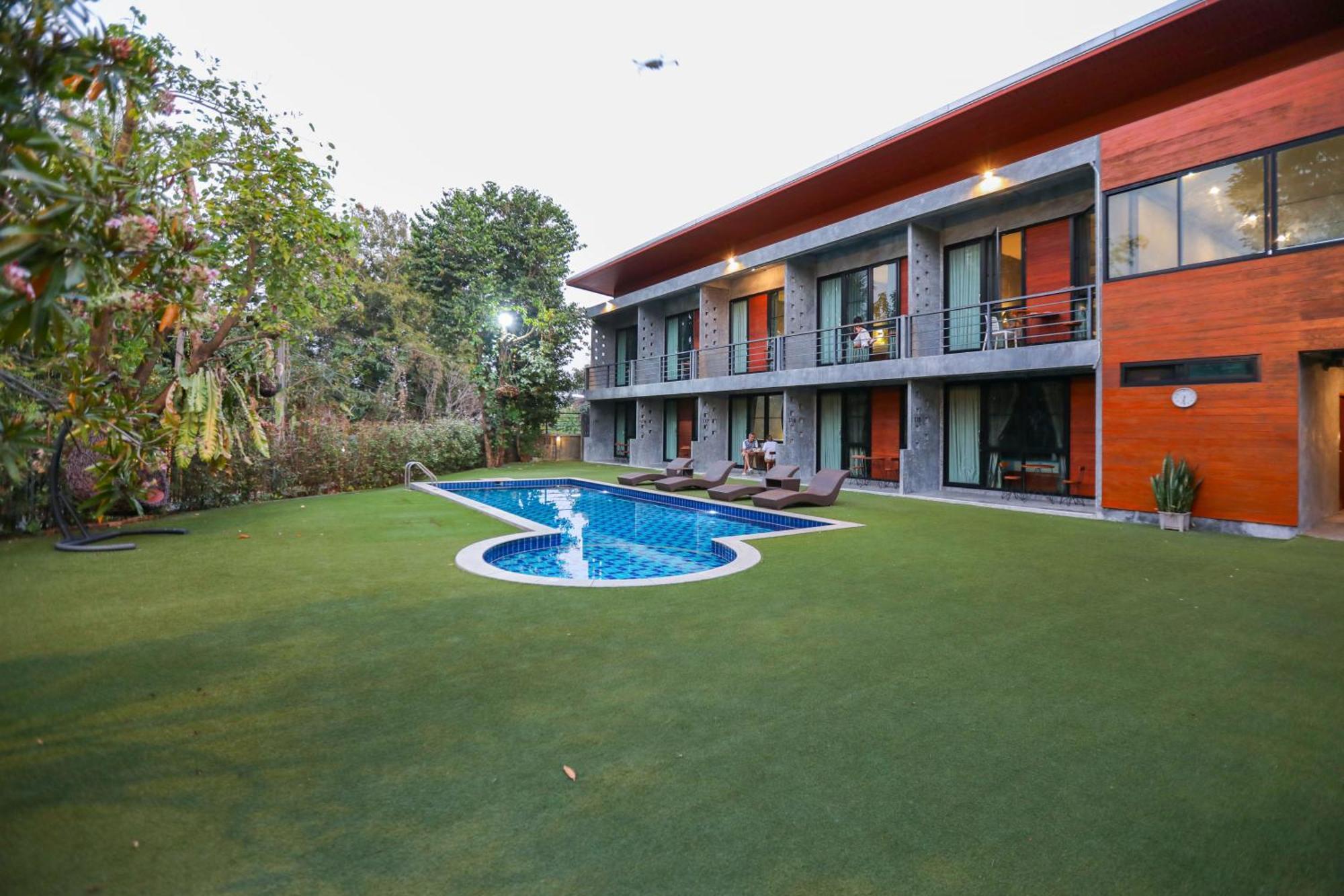 Hotel Stucco Loft Residency Chiang Mai