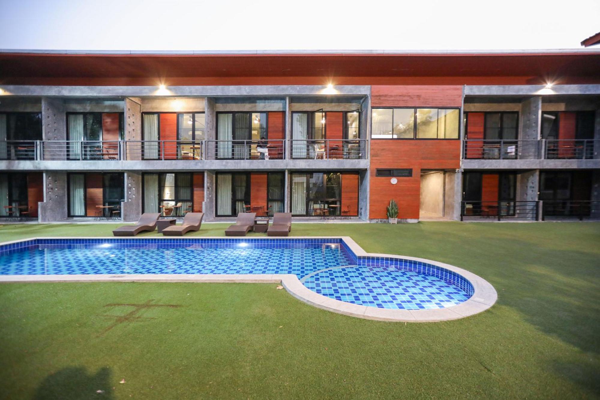 Stucco Loft Residency 4*