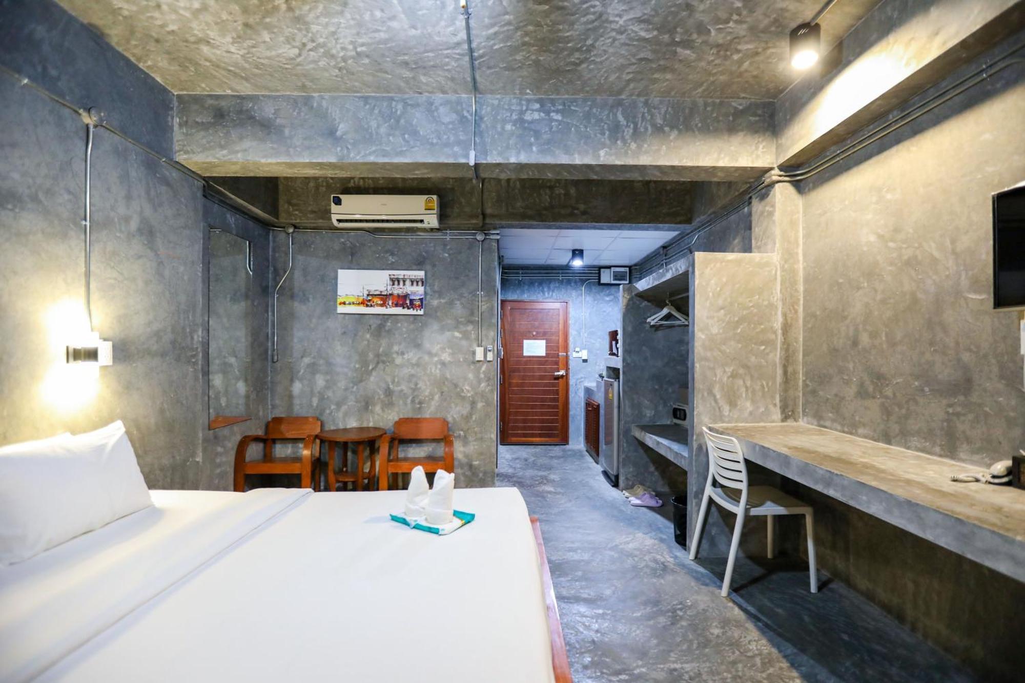Stucco Loft Residency Chiang Mai