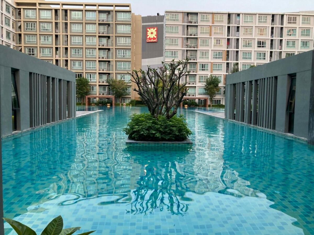 Beautiful Room, Near Mall