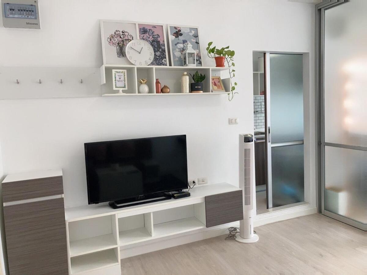 Beautiful Room, Near Mall Apartment