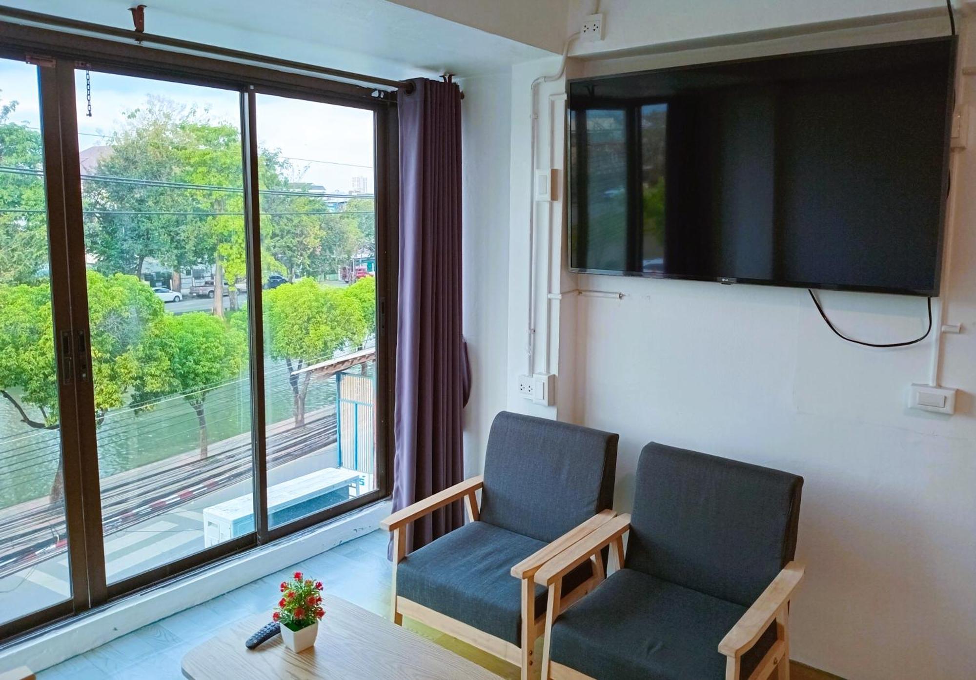 Chapter 1 Hostel Chiang Mai