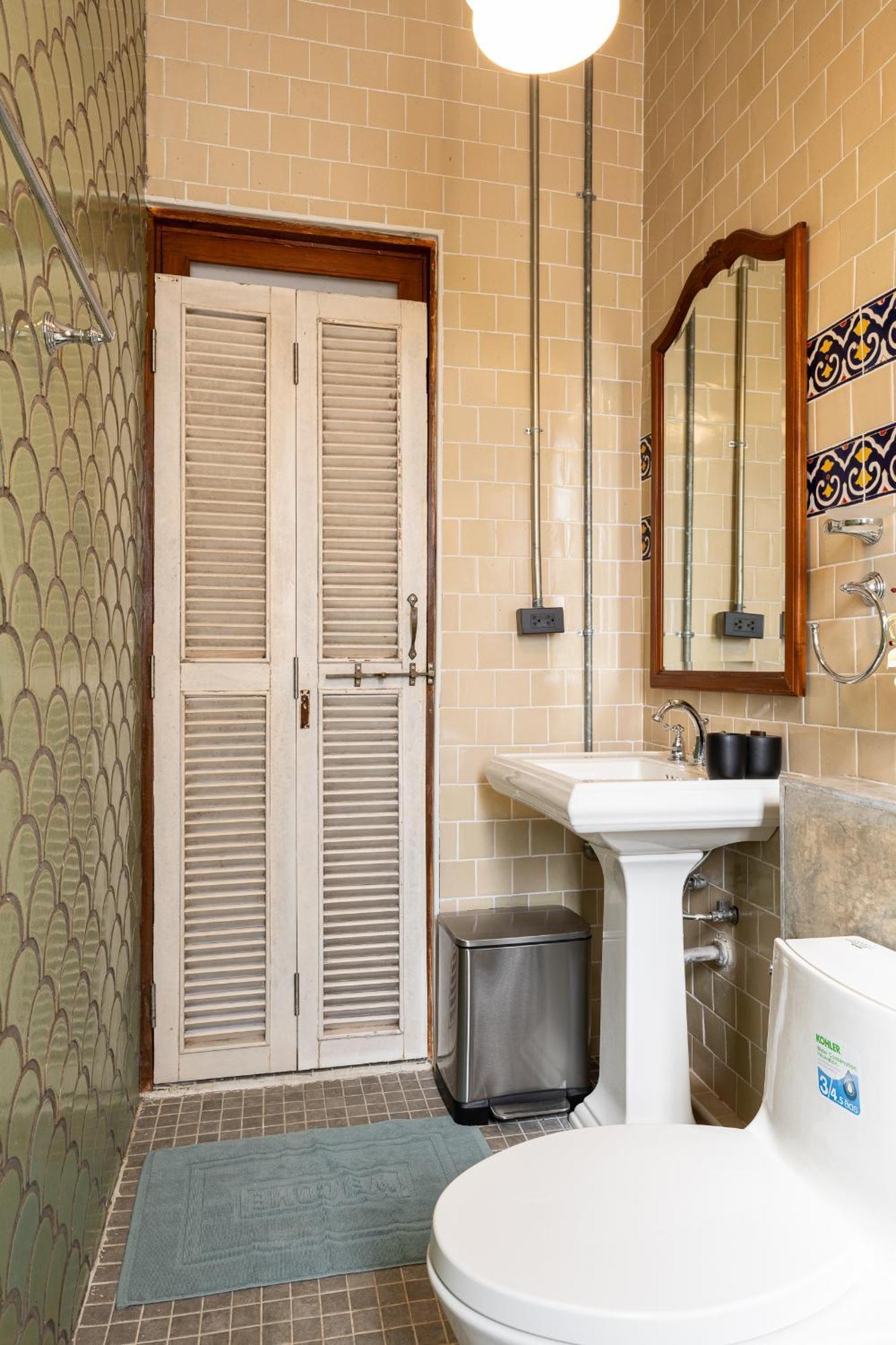 Villa Santitham Pool I 5 Bedrooms I Walkable I Entire *