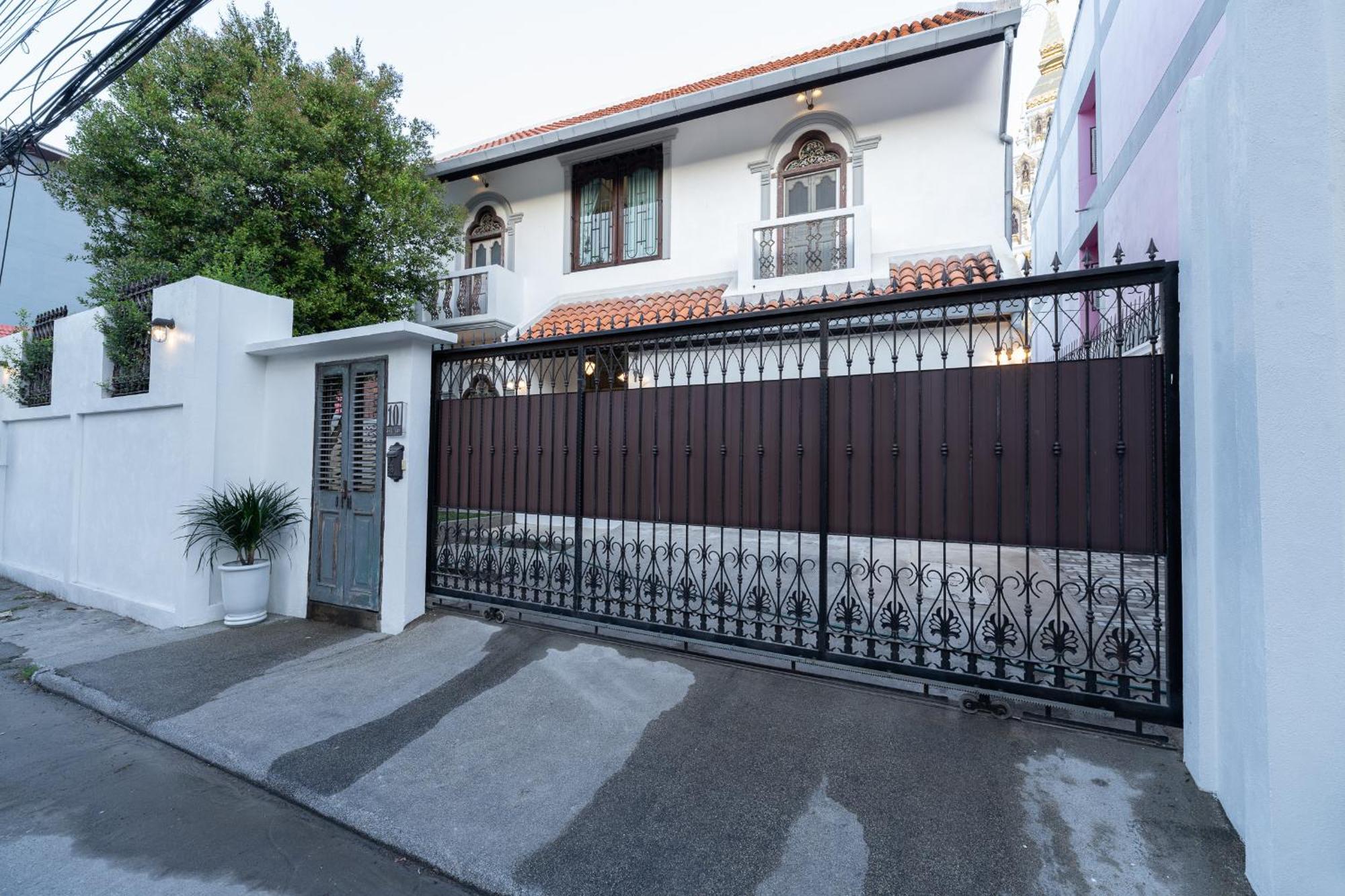 Santitham Pool I 5 Bedrooms I Walkable I Entire * Chiang Mai
