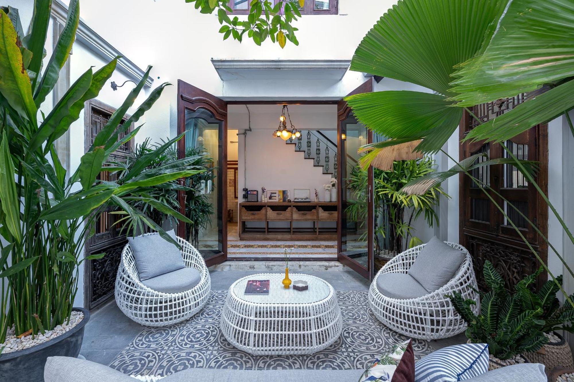Santitham Pool I 5 Bedrooms I Walkable I Entire *