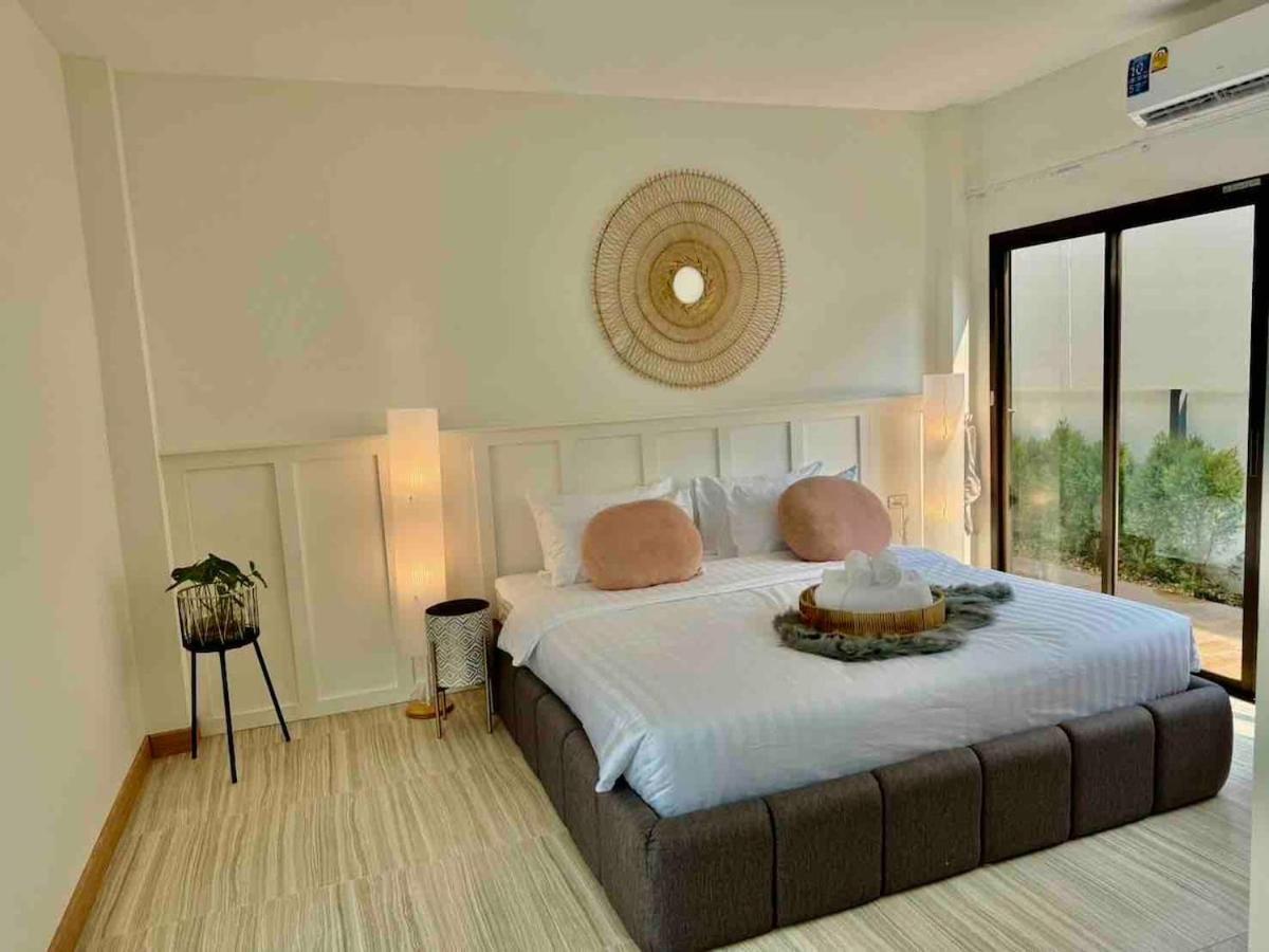 Luxury Pool With Jacuzzi & Pool Table Villa Chiang Mai