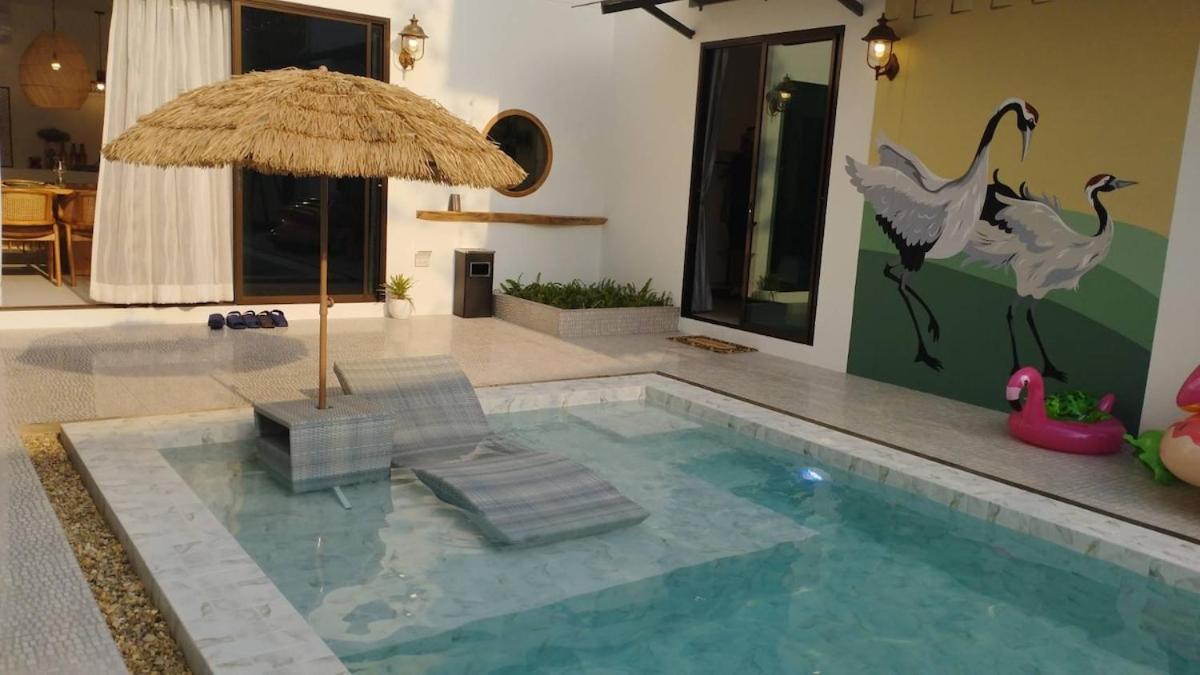 Villa Luxury Pool With Jacuzzi & Pool Table