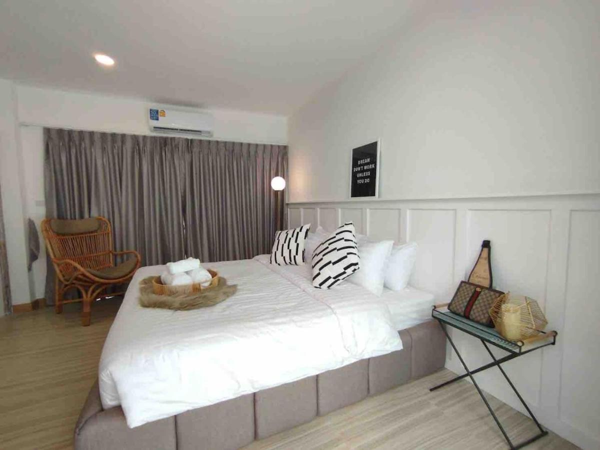 Luxury Pool With Jacuzzi & Pool Table Villa Chiang Mai