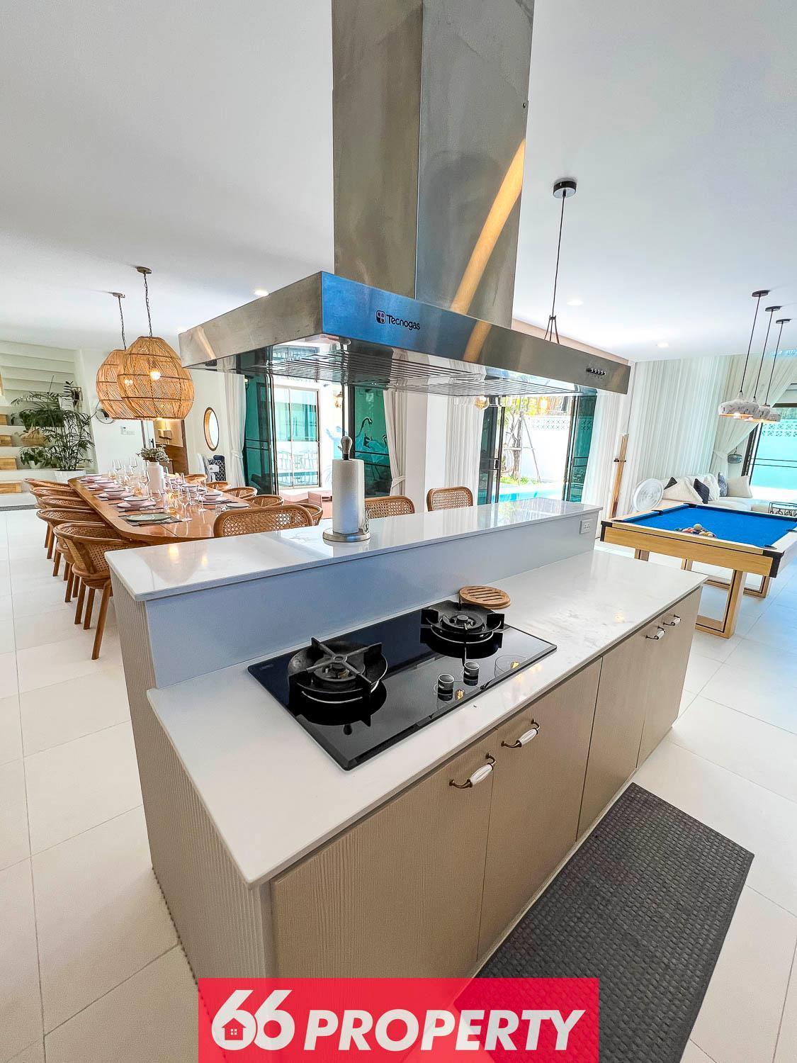 Luxury Pool With Jacuzzi & Pool Table Chiang Mai