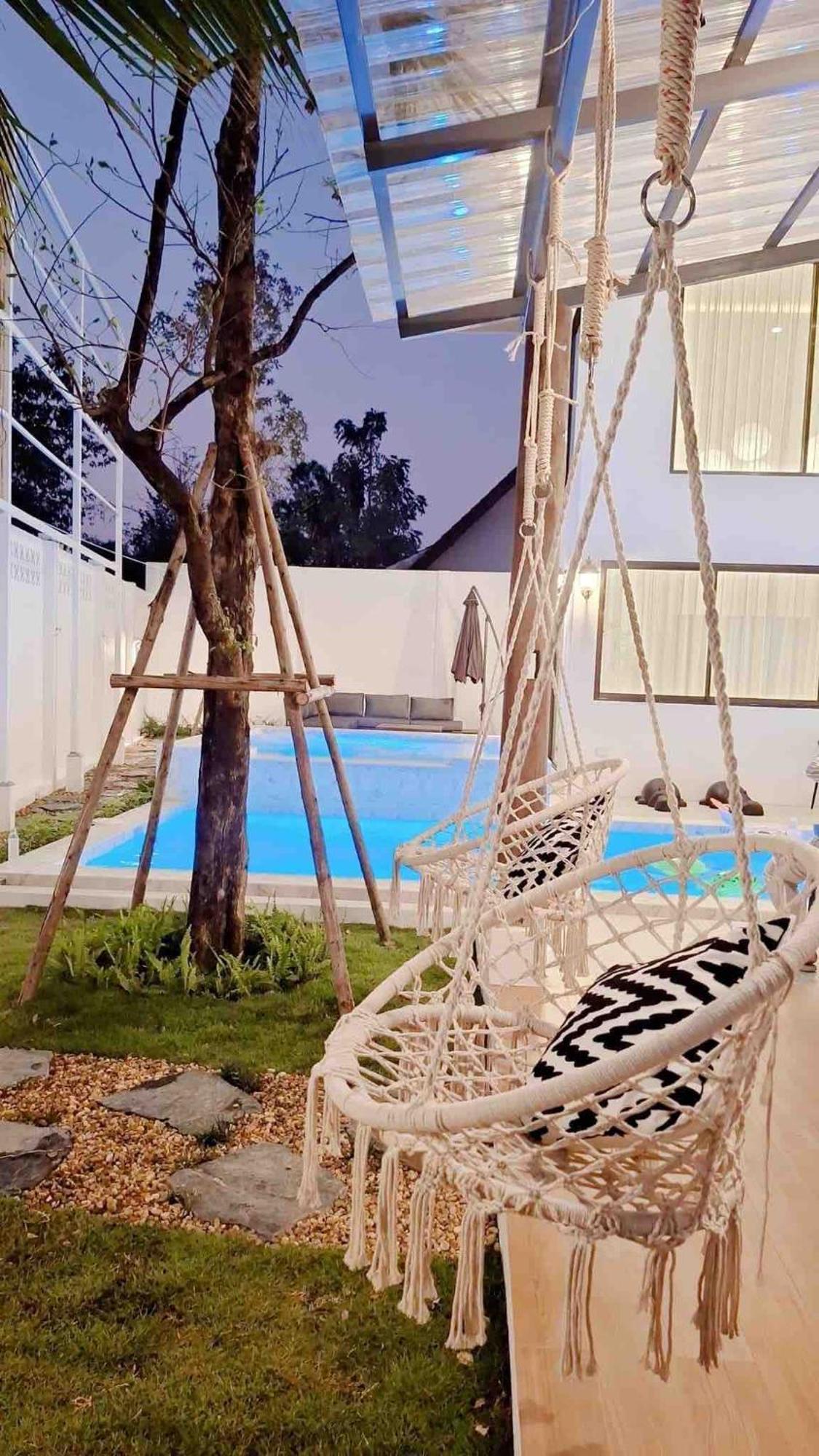 Luxury Pool With Jacuzzi & Pool Table Villa *