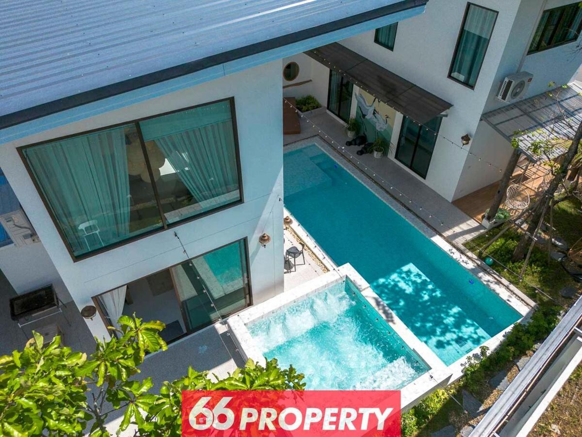 Luxury Pool With Jacuzzi & Pool Table *