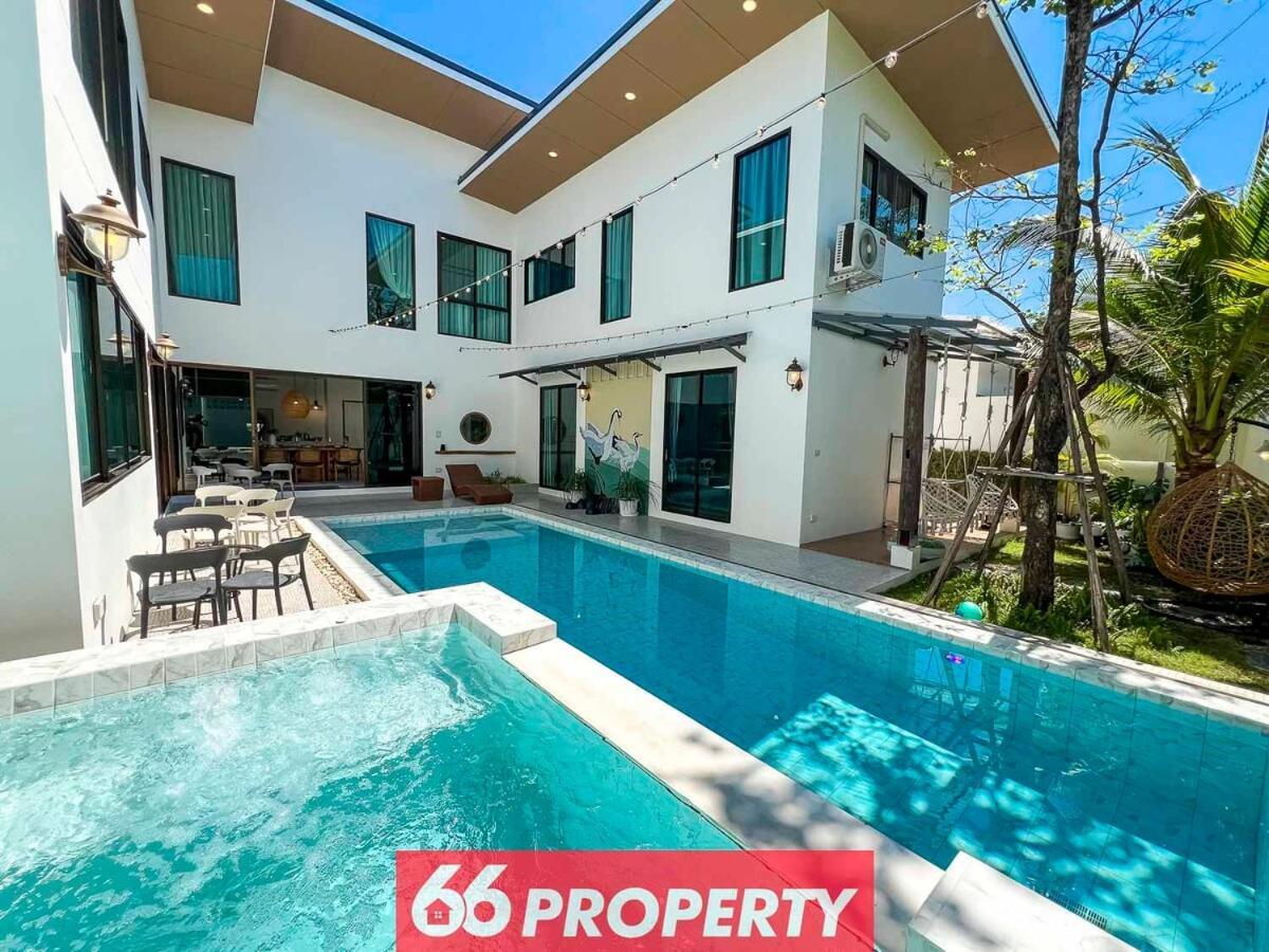 Luxury Pool With Jacuzzi & Pool Table Villa Chiang Mai