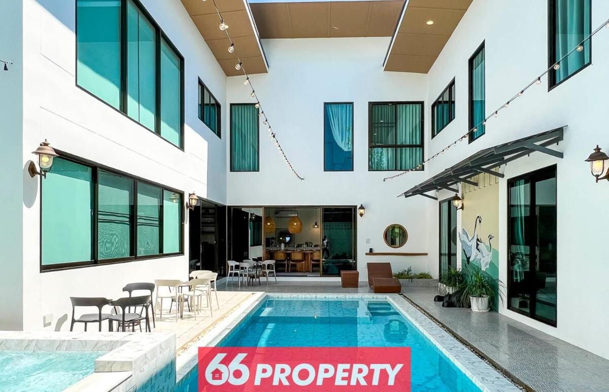 Luxury Pool With Jacuzzi & Pool Table Chiang Mai