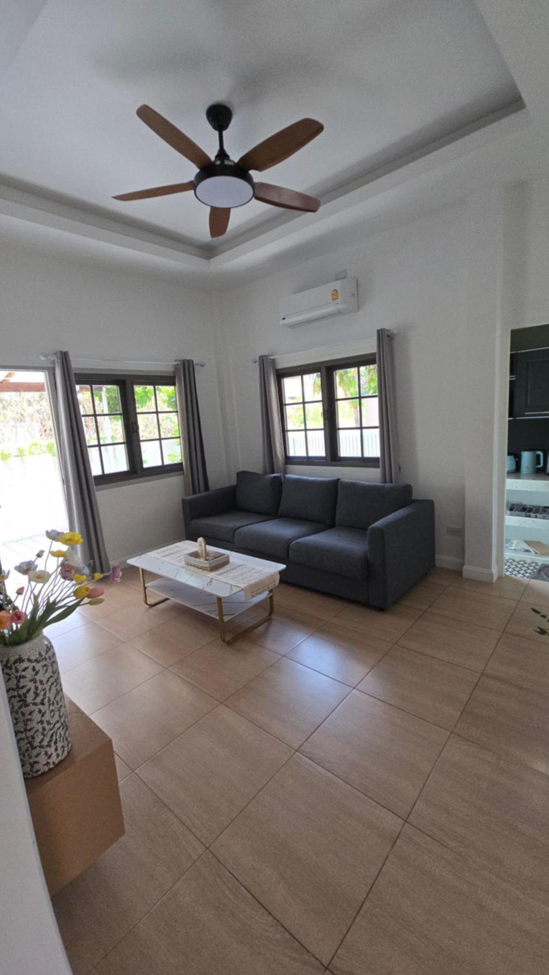 Holiday home 4 Bedroom House Near Cmu, Niemmanheiman And Mountain *