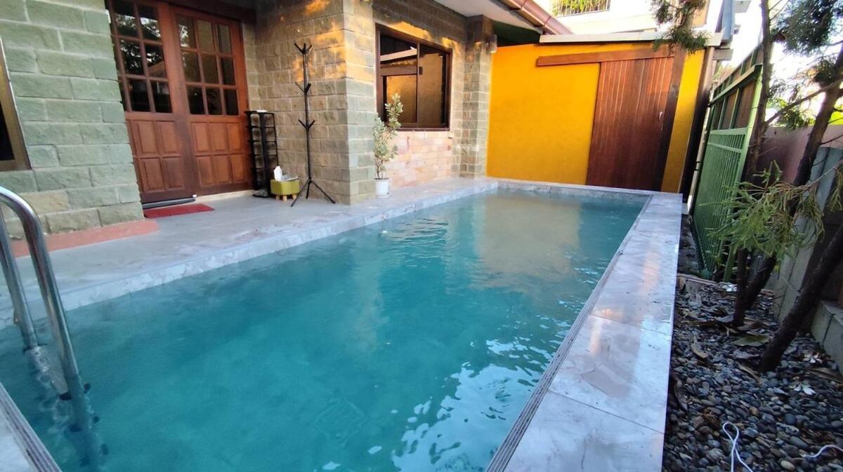 3 Bedrooms Pool Near