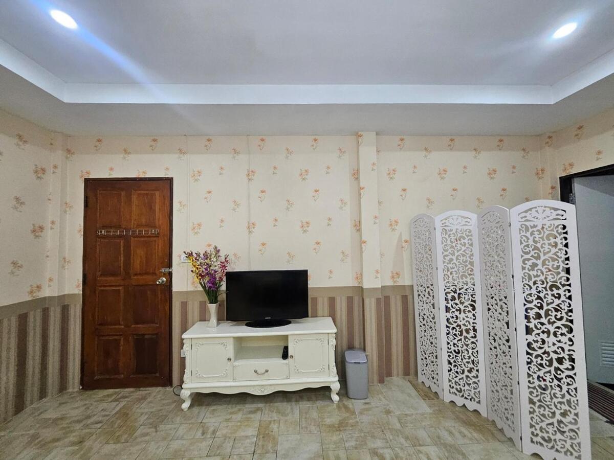 3 Bedrooms Pool Near Villa Chiang Mai