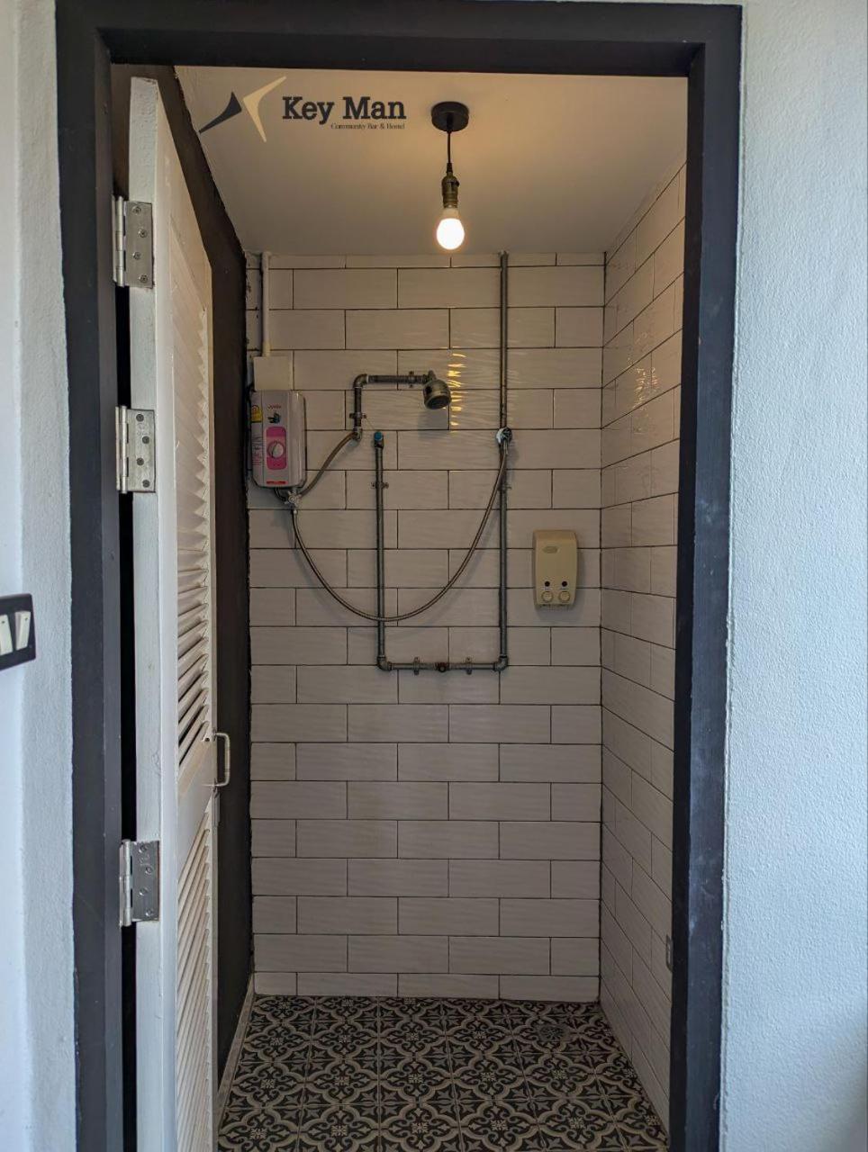 Key Man Hostel *