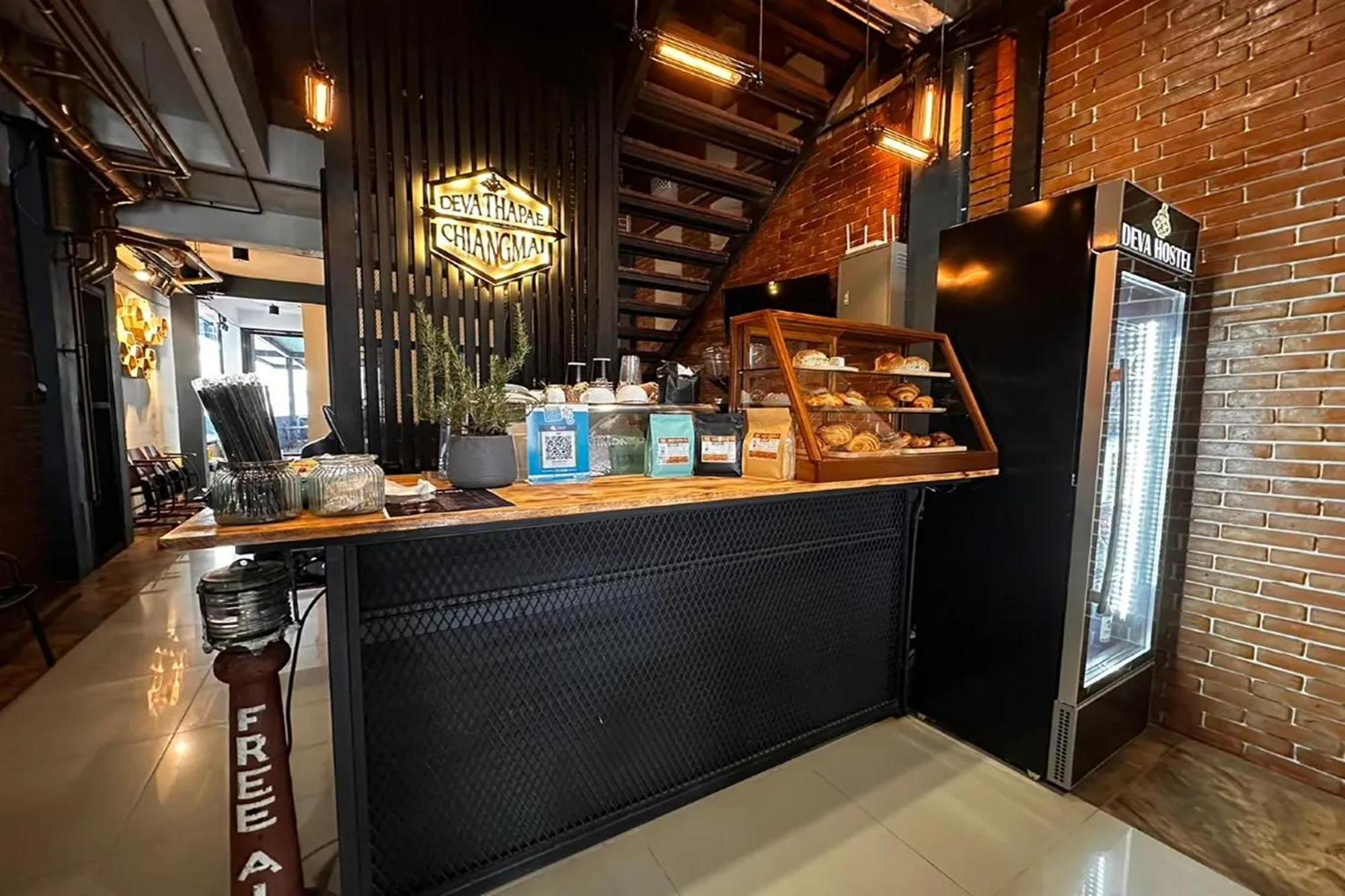 Deva & Relax Pool Hostel *