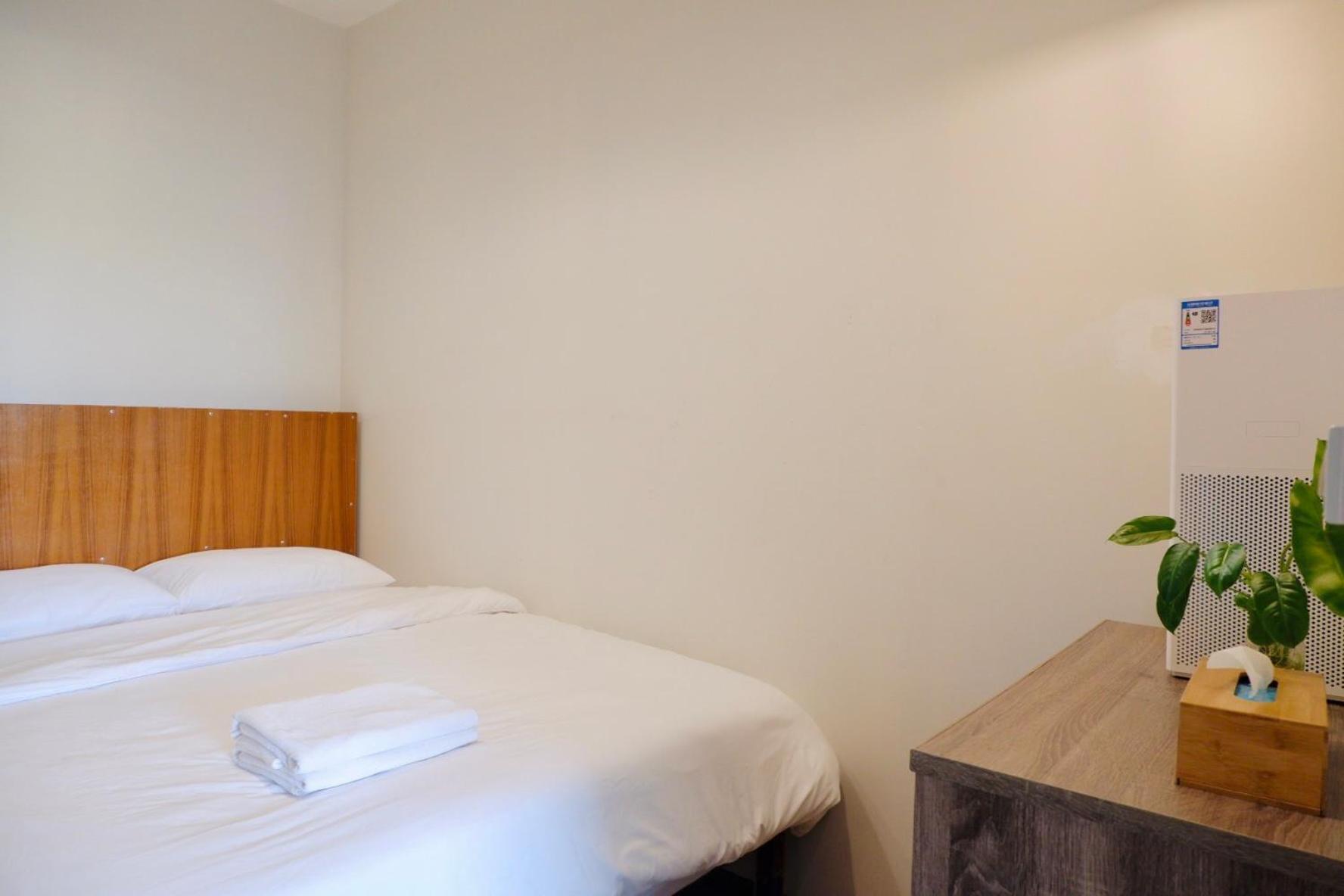 Redpanda & Cafe Hostel *