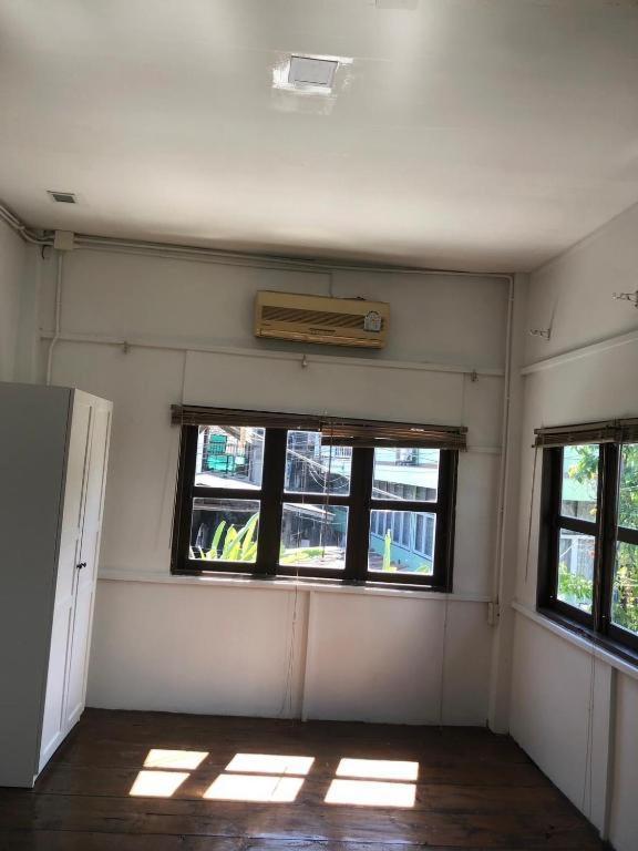 Nearthepark Backpack House Hostel