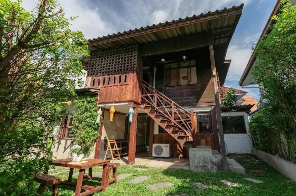 Hostel Nearthepark Backpack House