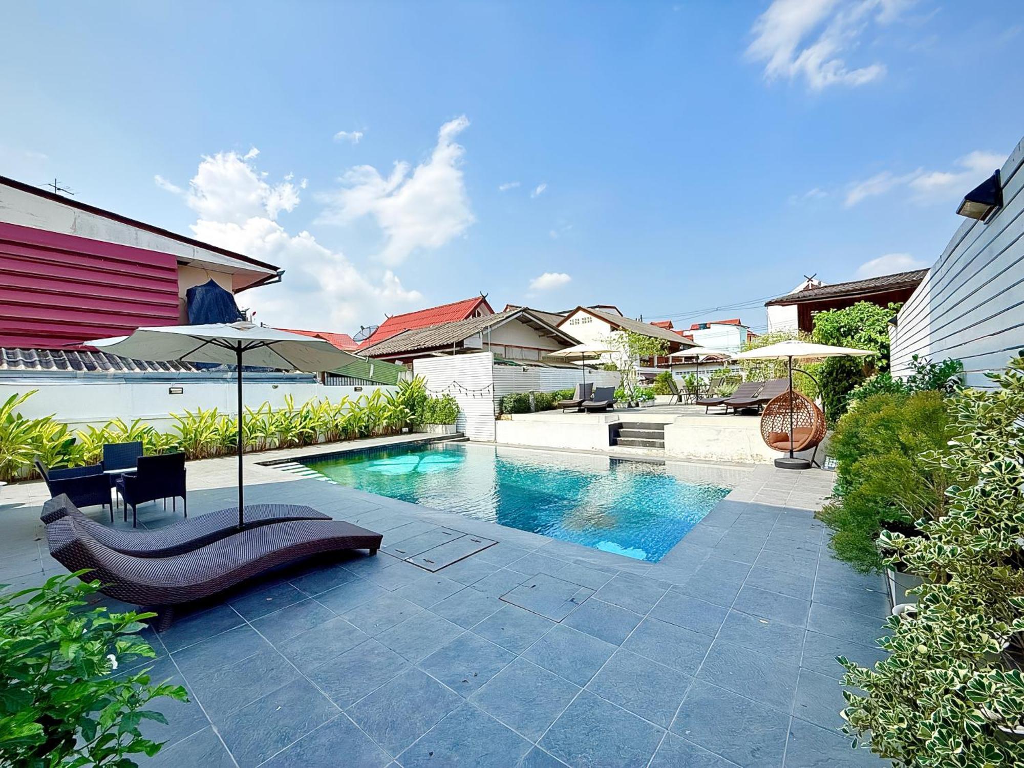 The White House Rachamankha เดอะ ไวท์เฮ้าส์ ราชมรรคา