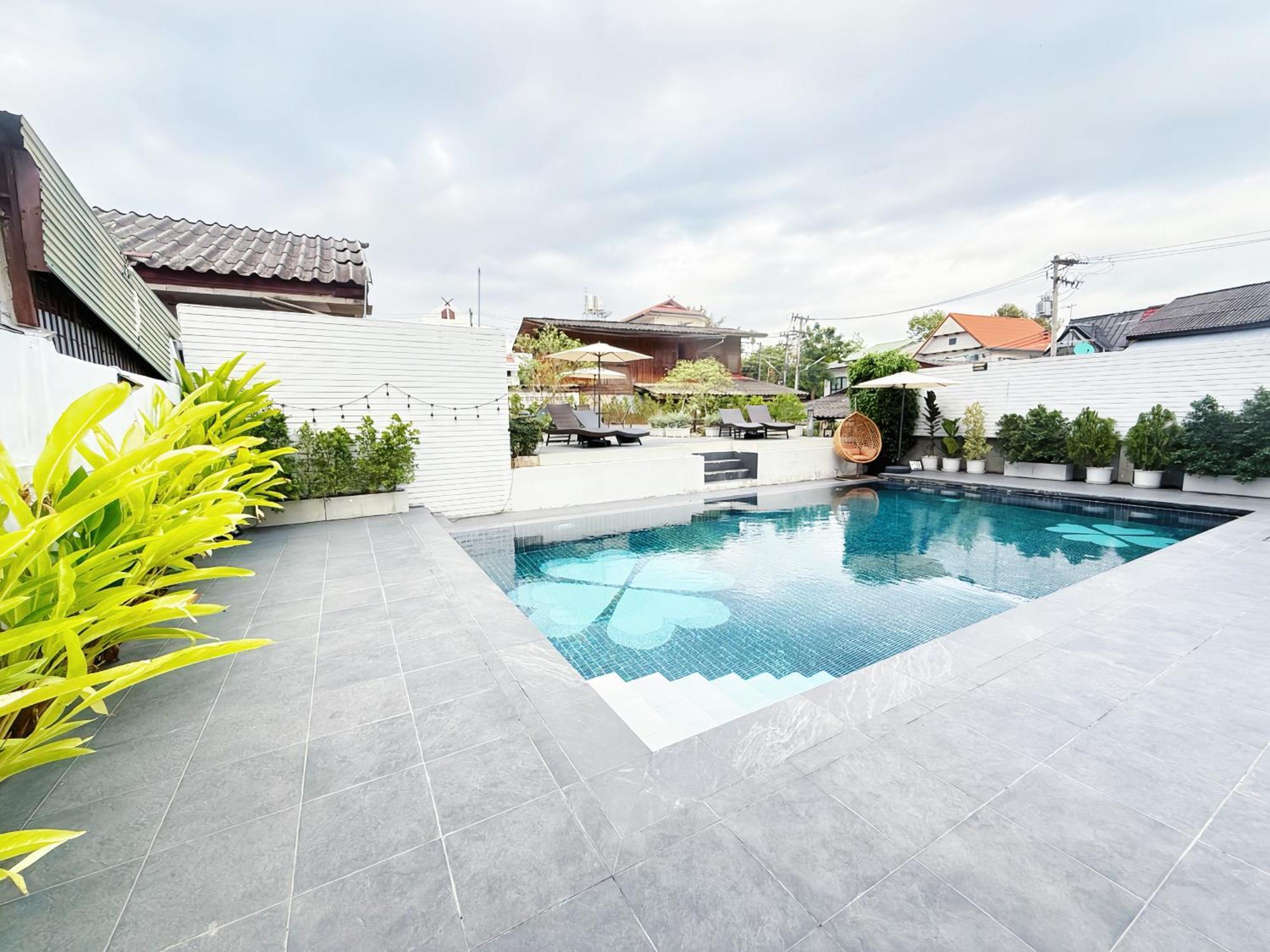 The White House Rachamankha เดอะ ไวท์เฮ้าส์ ราชมรรคา Hostel Chiang Mai