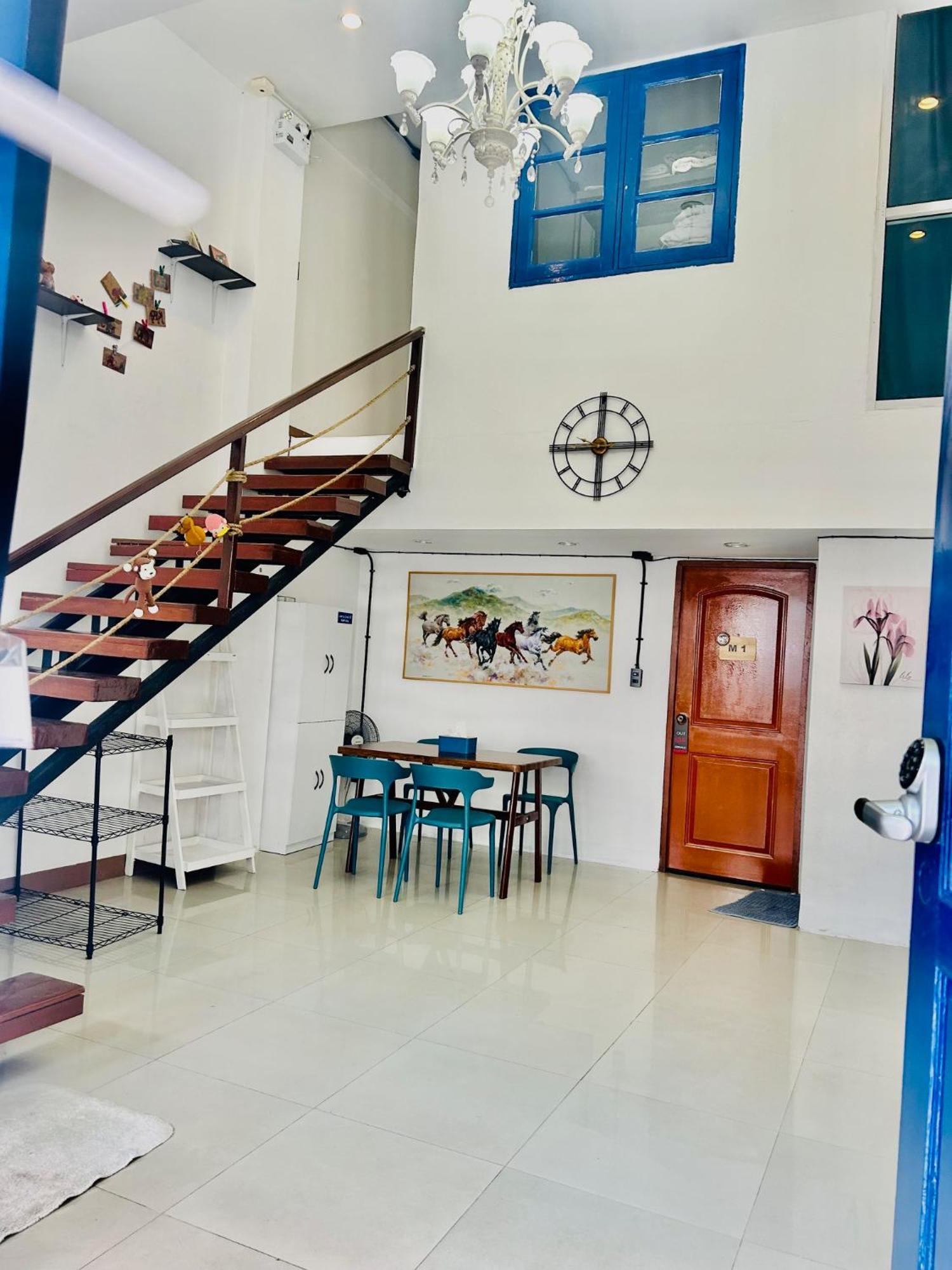 Monkey Toe Hostel *
