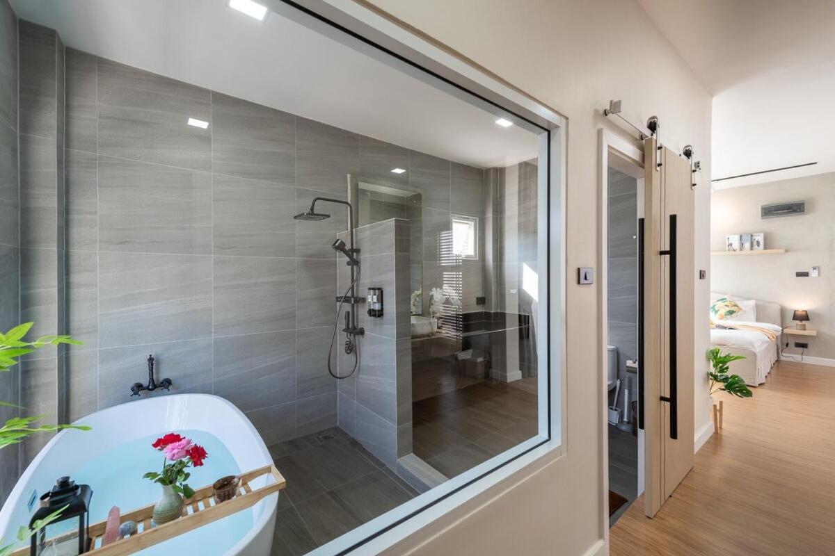 Emeralda Pool 4br Near Festival, Free Daily Housekeeping Villa